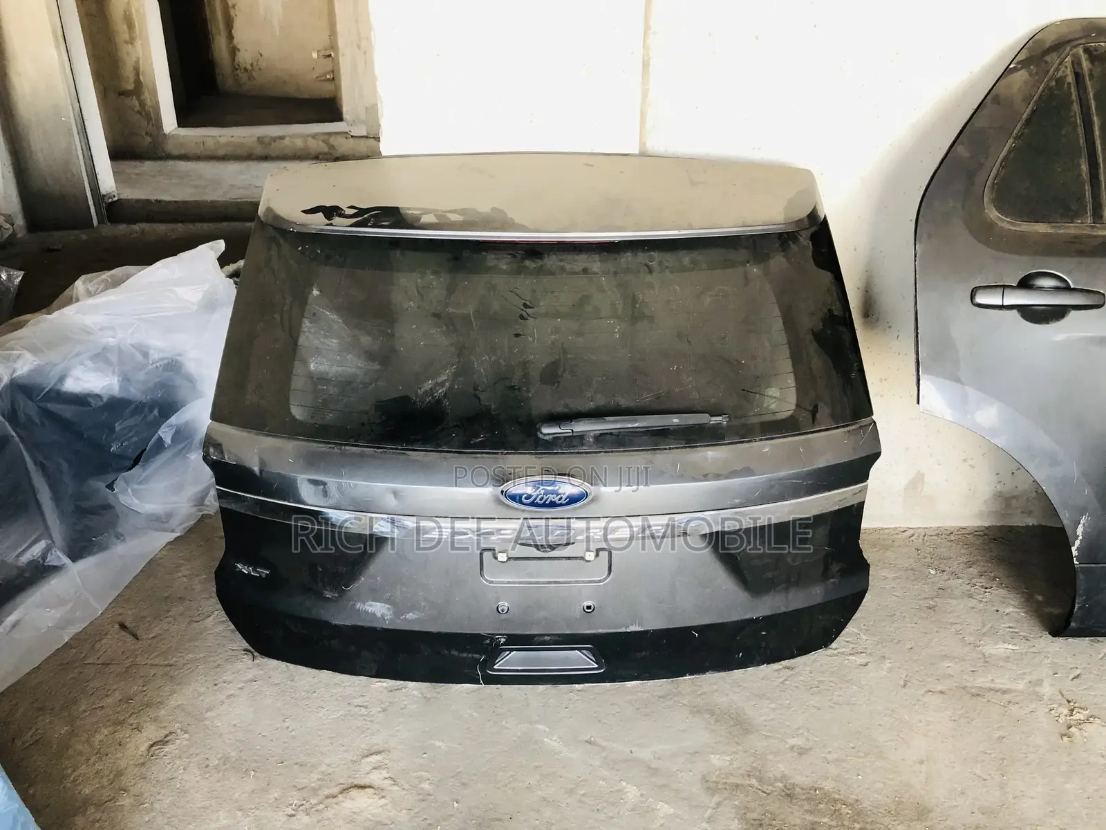 Ford Explorer 2018 Boot Complete