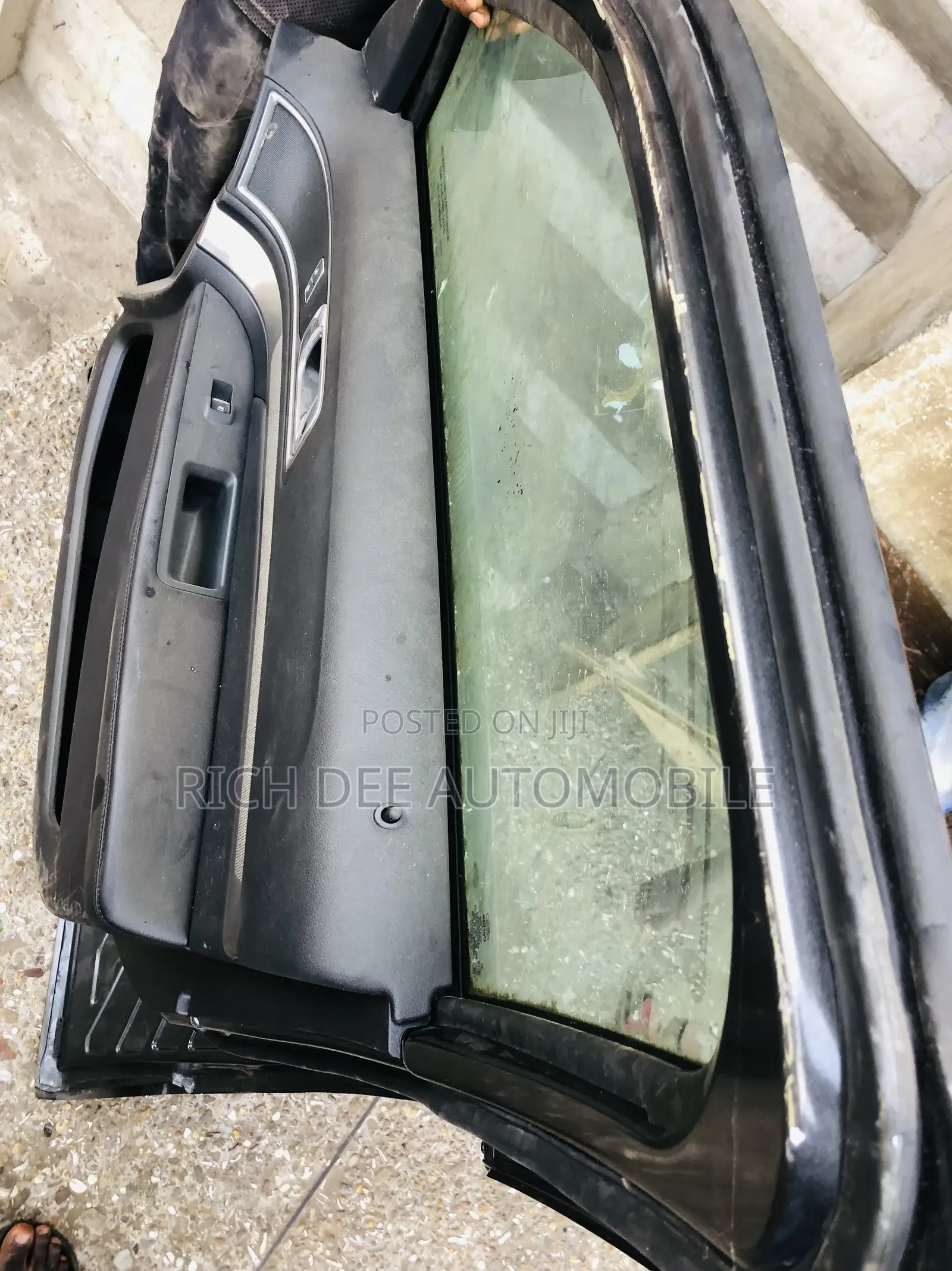 Ford Explorer 2018 Door Complete Front Right