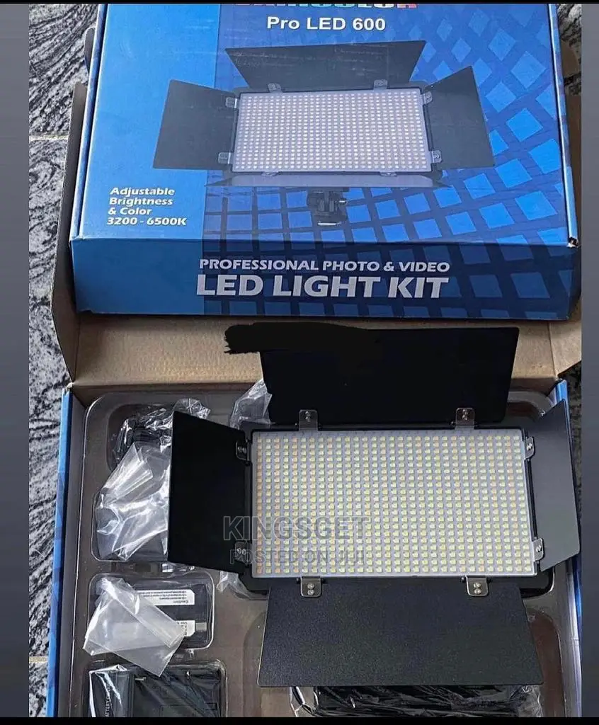 Pro Led 600 Light Kit With Battery, Adapter and Stand