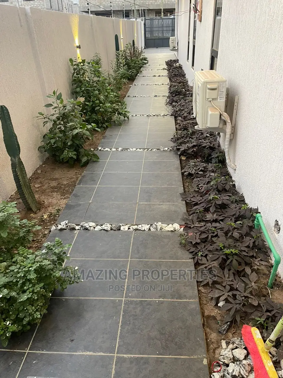 4bdrm House in Oyarifa for Sale