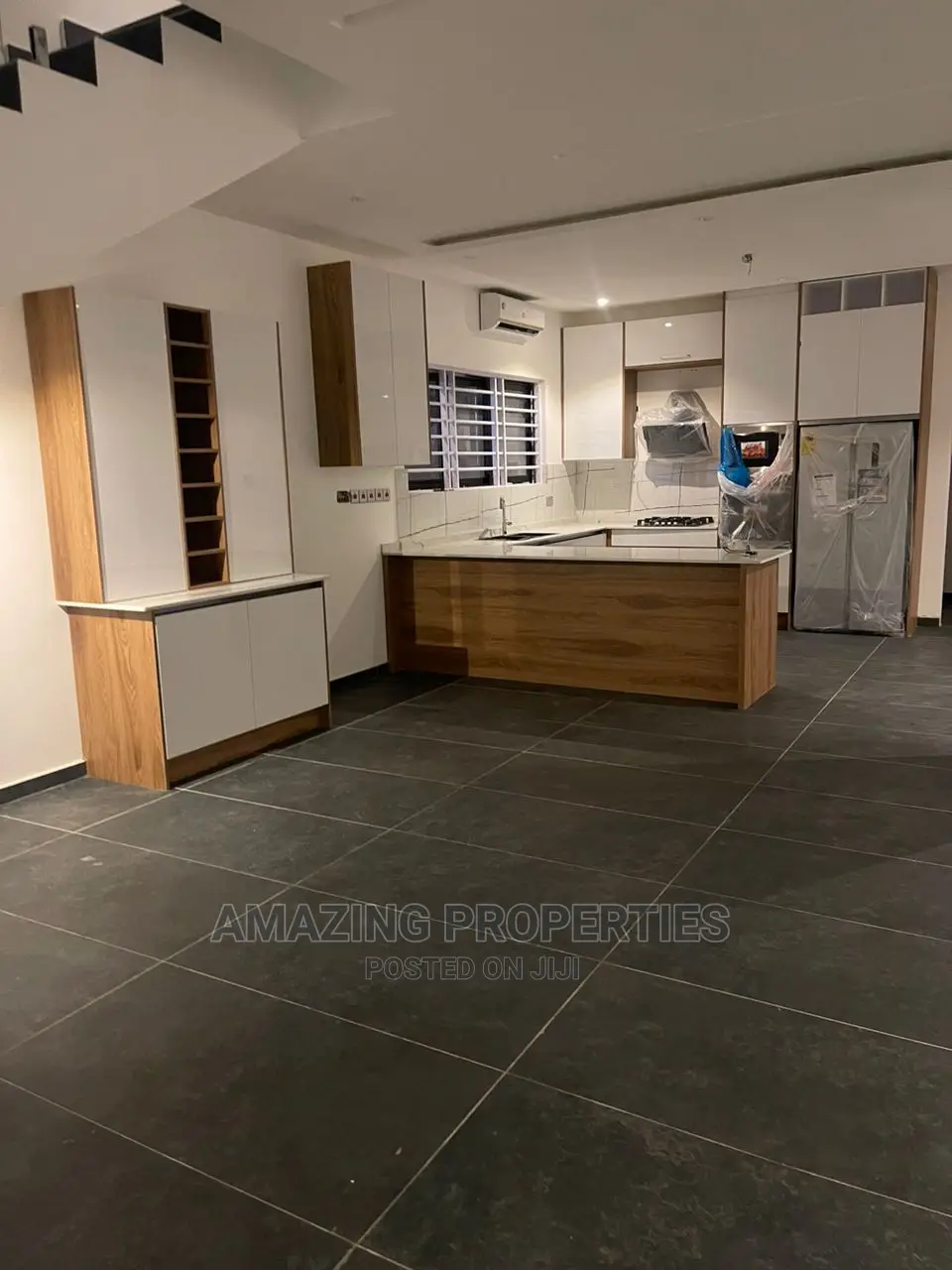 4bdrm House in Oyarifa for Sale