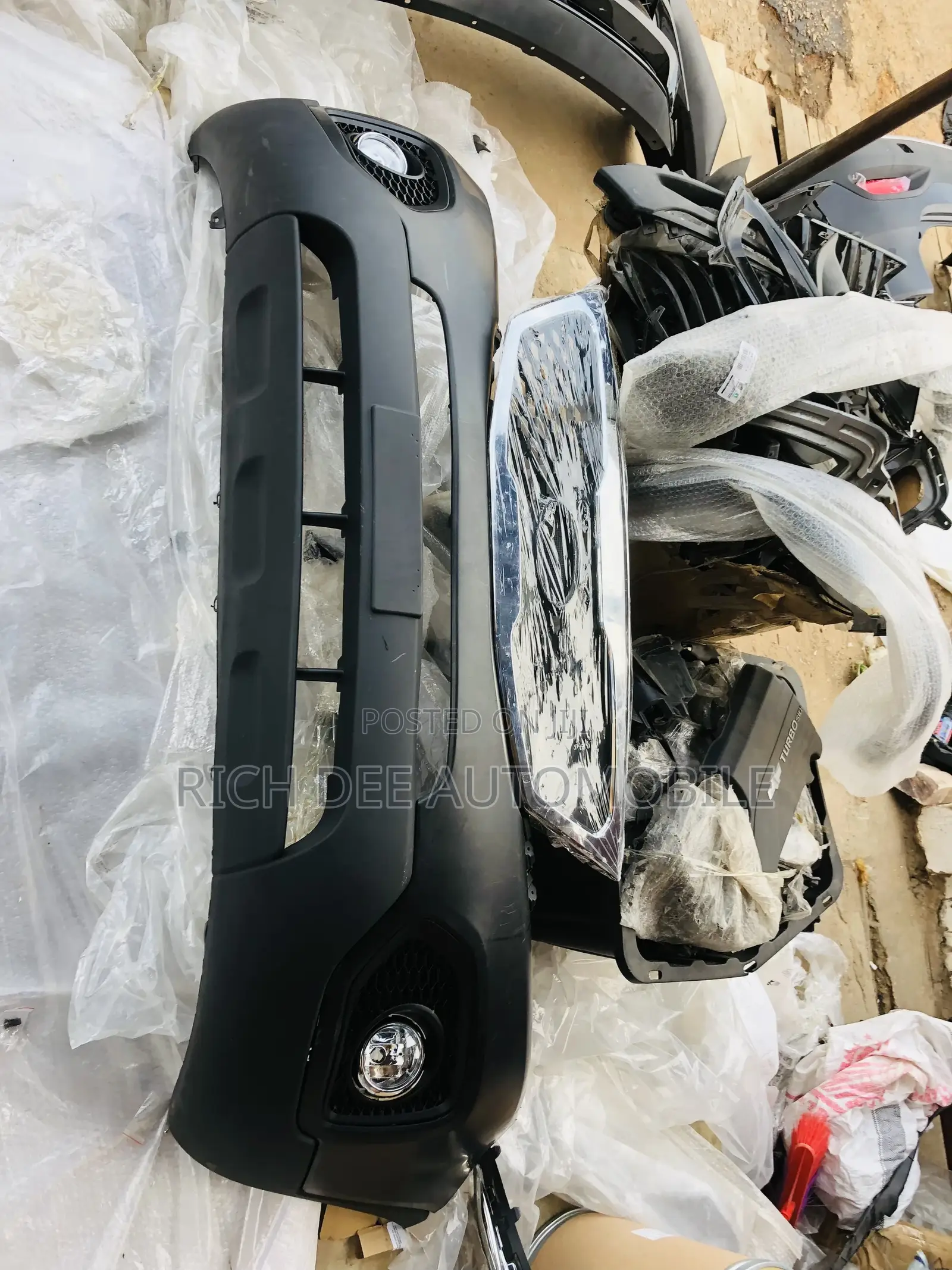 Kia Sorento 2012 Front Bumper Complete