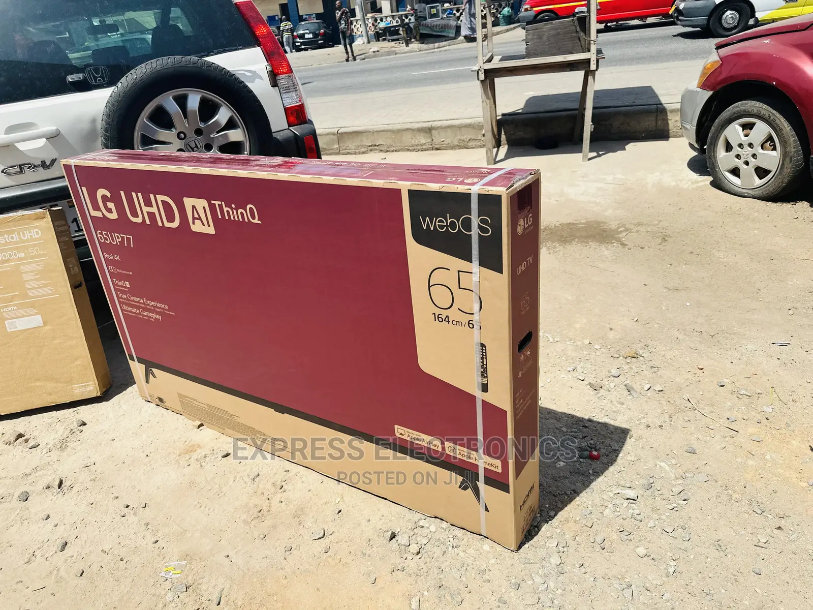 65UP7750 UHD Glossy Diagonal LG Elegant Design