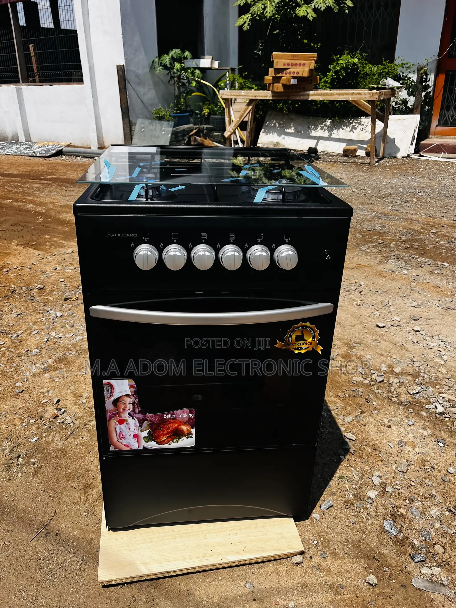 Black Colour Kitchen Stove With 4 Burners Oven
