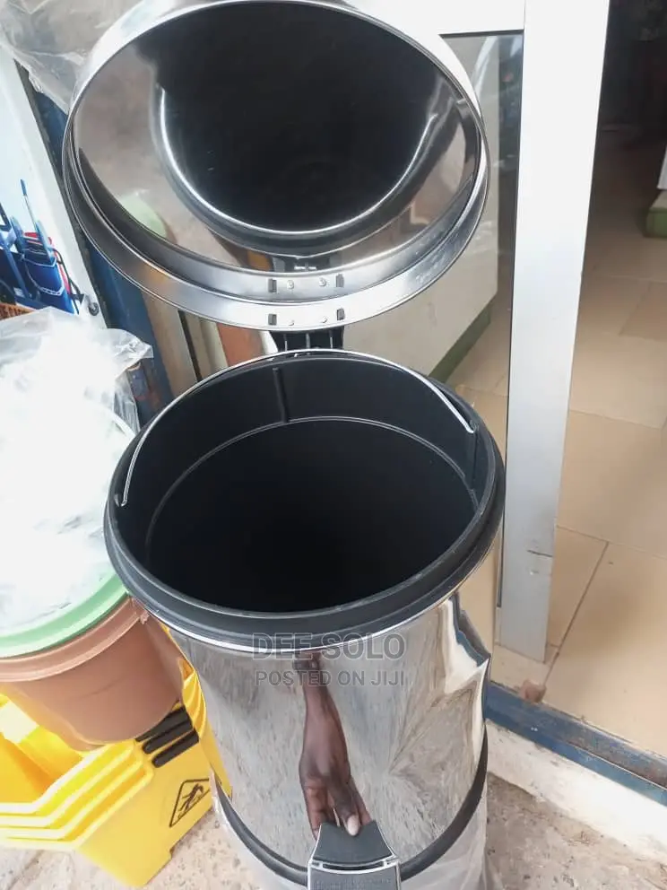 Stainless Steel Waste Bin With Foot Peddal