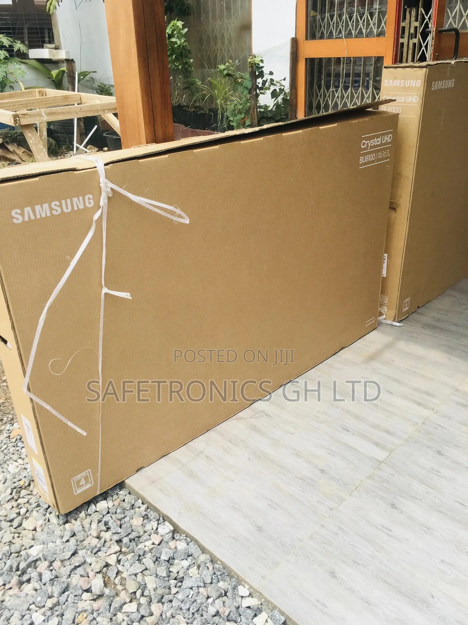 Samsung 75BU8100 75inch Crystal UHD Smart TV