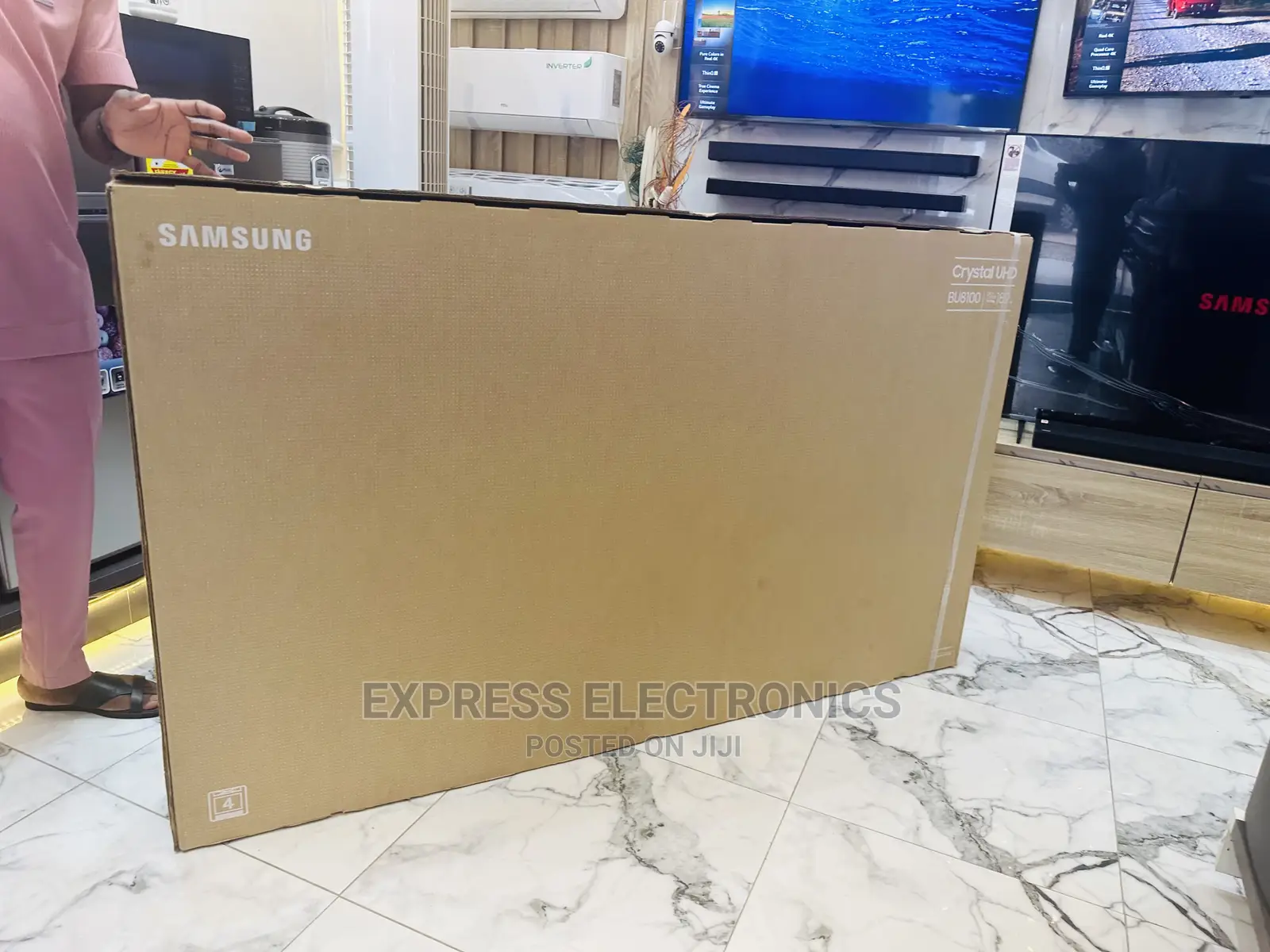 Dynamic Crystal Colour Samsung 75”UHD Smart Series 8