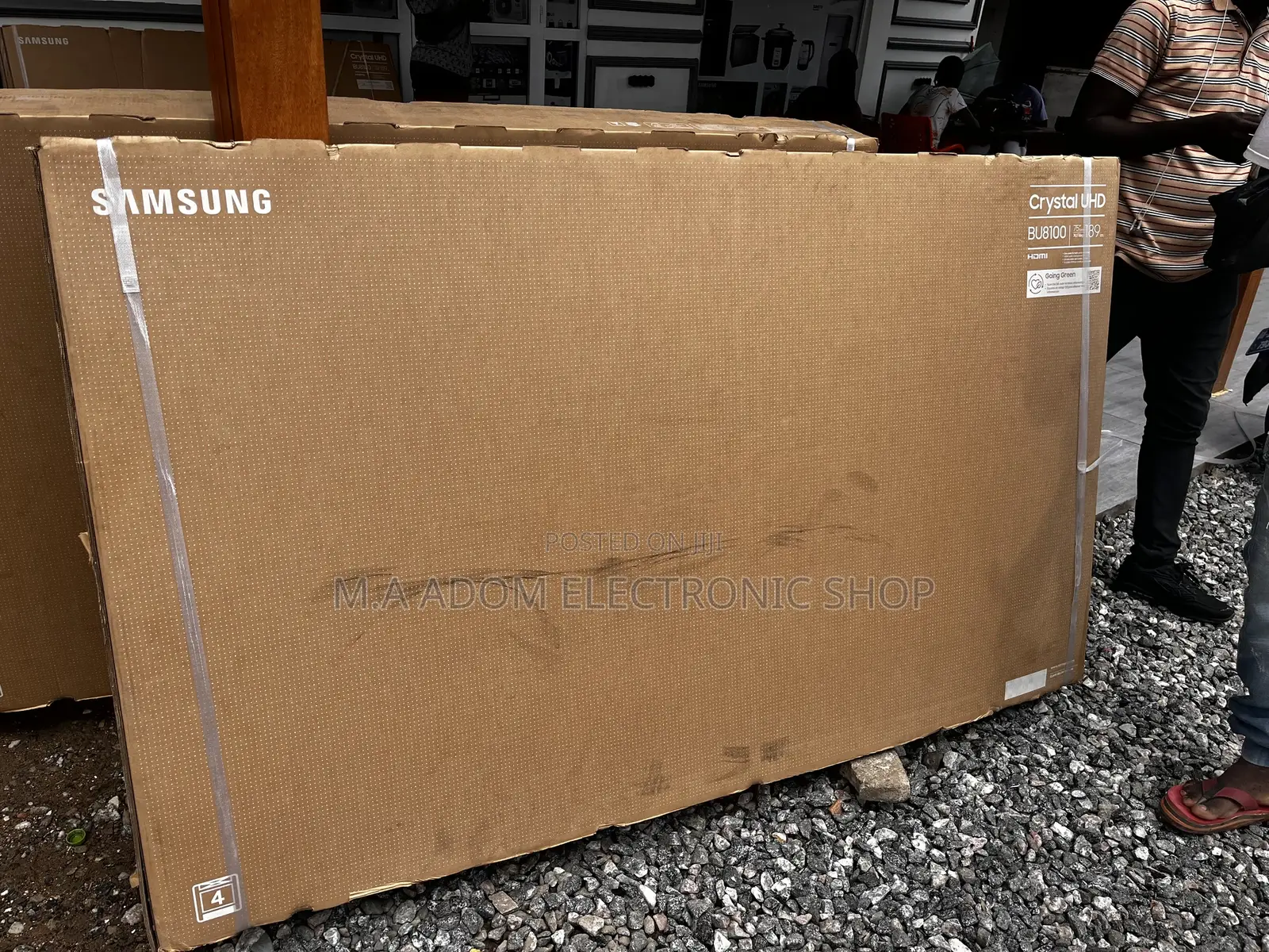 Samsung 75” 2022 B Series 8 Ultra Slim Tv With Two Remote
