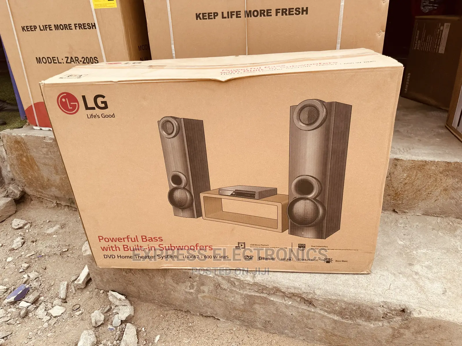 Mesmeric Newly Sealed LG Home Theatre System LHD667T)