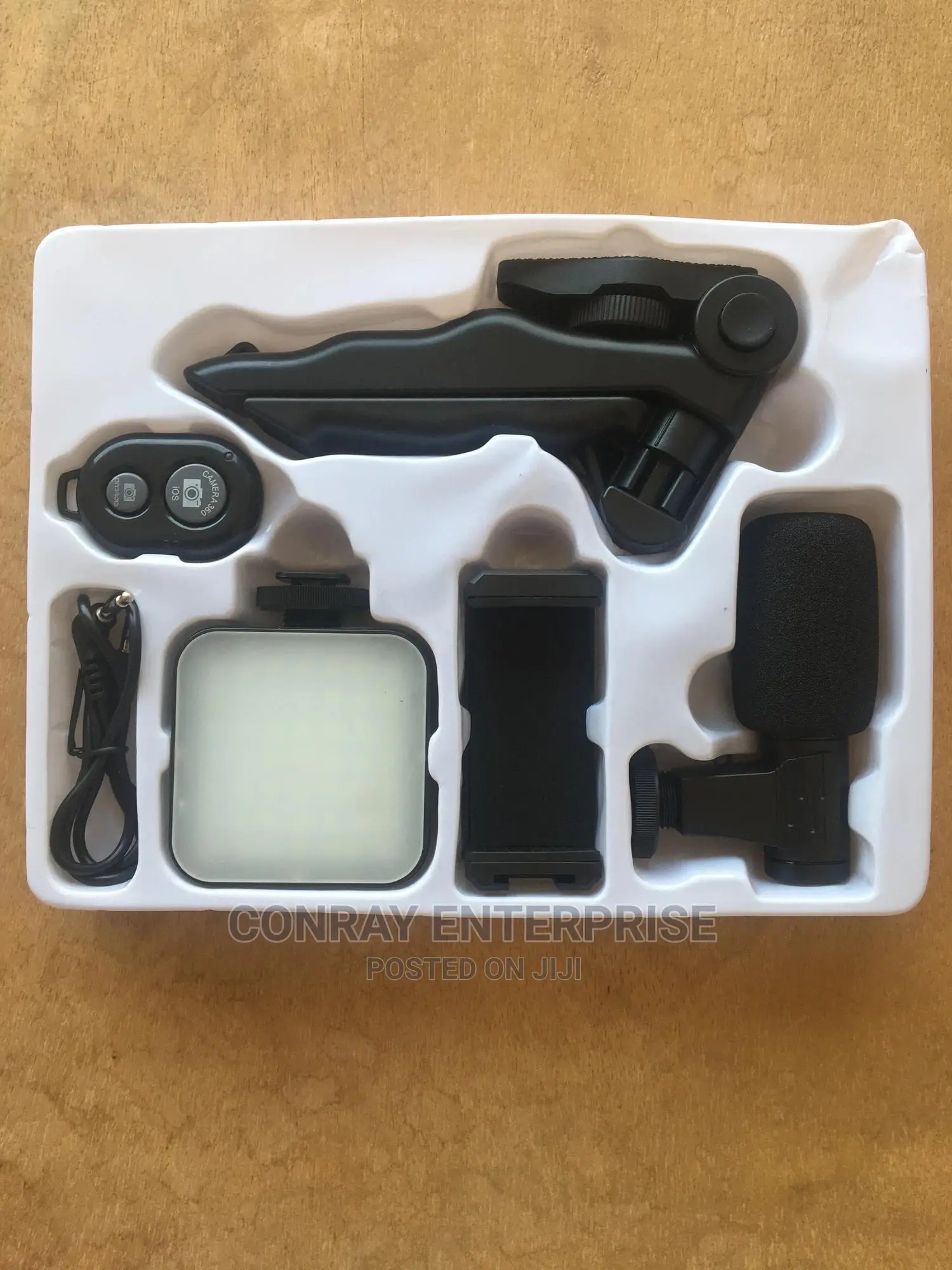 Video Making Kit With Light, Microphone and Remote.