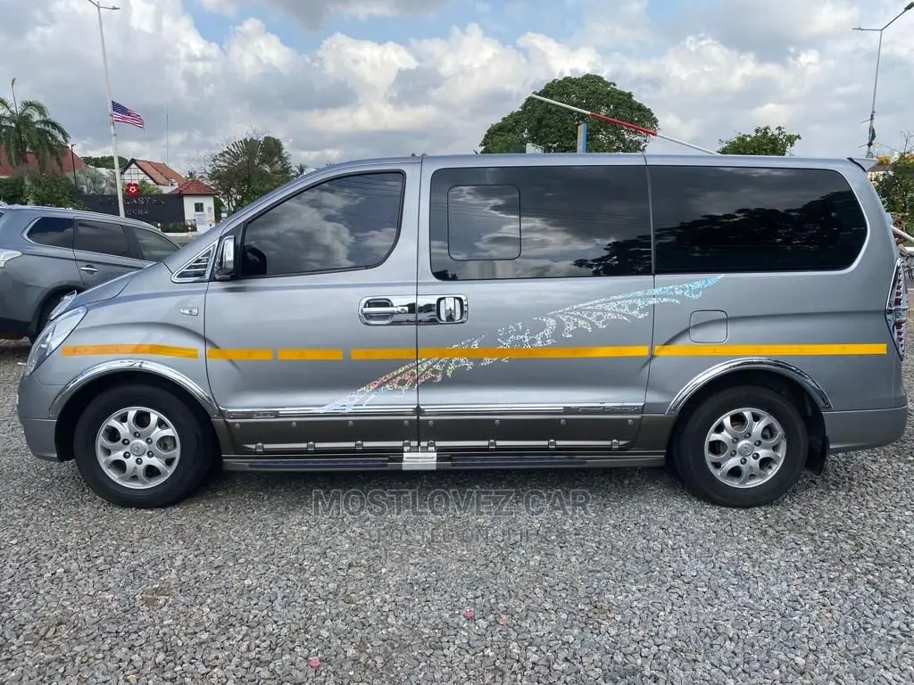 Hyundai Buses Hire Services in Ghana. Ghana Hire Van .