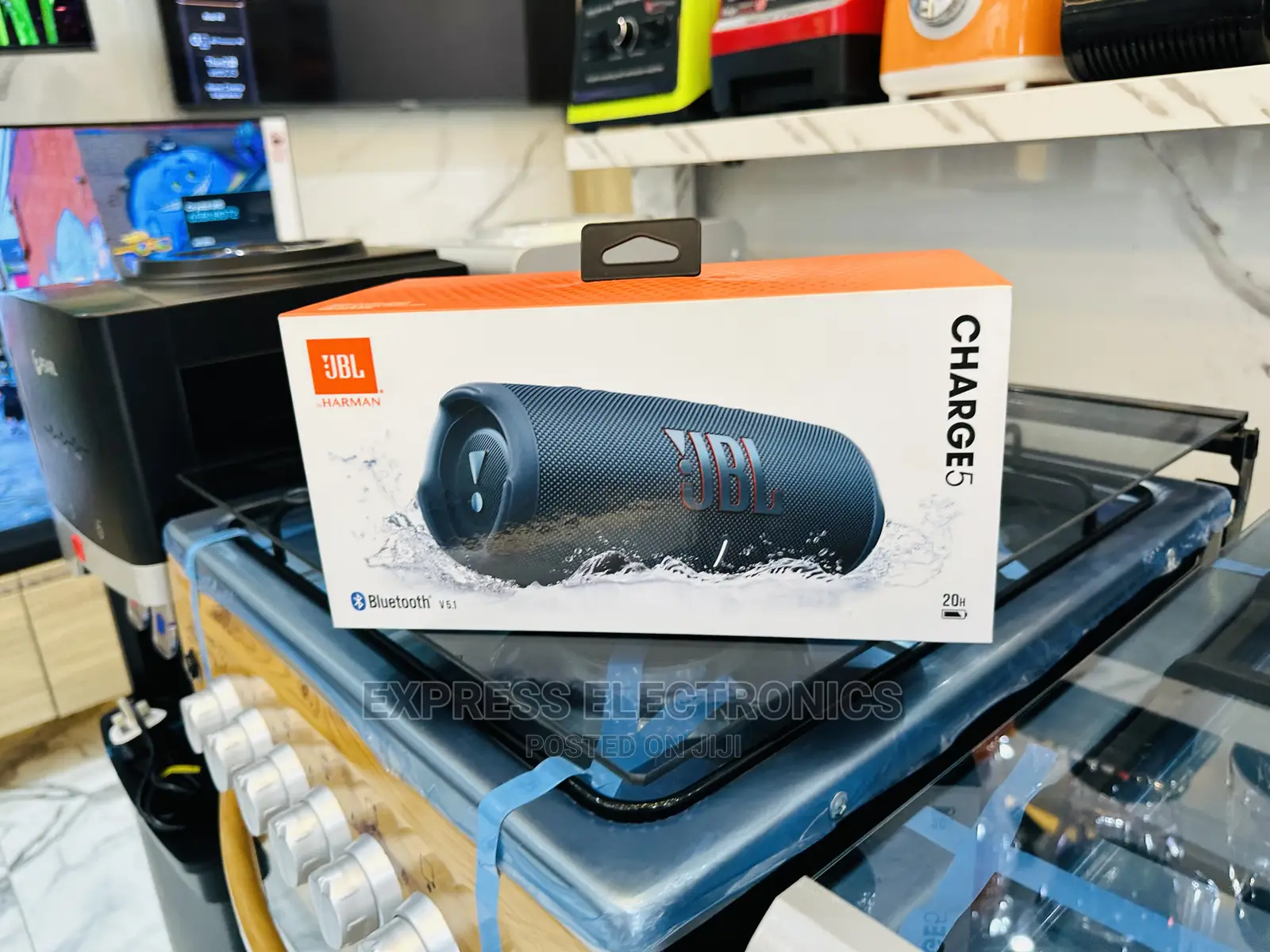 20 Hours of Playtime JBL Charge 5