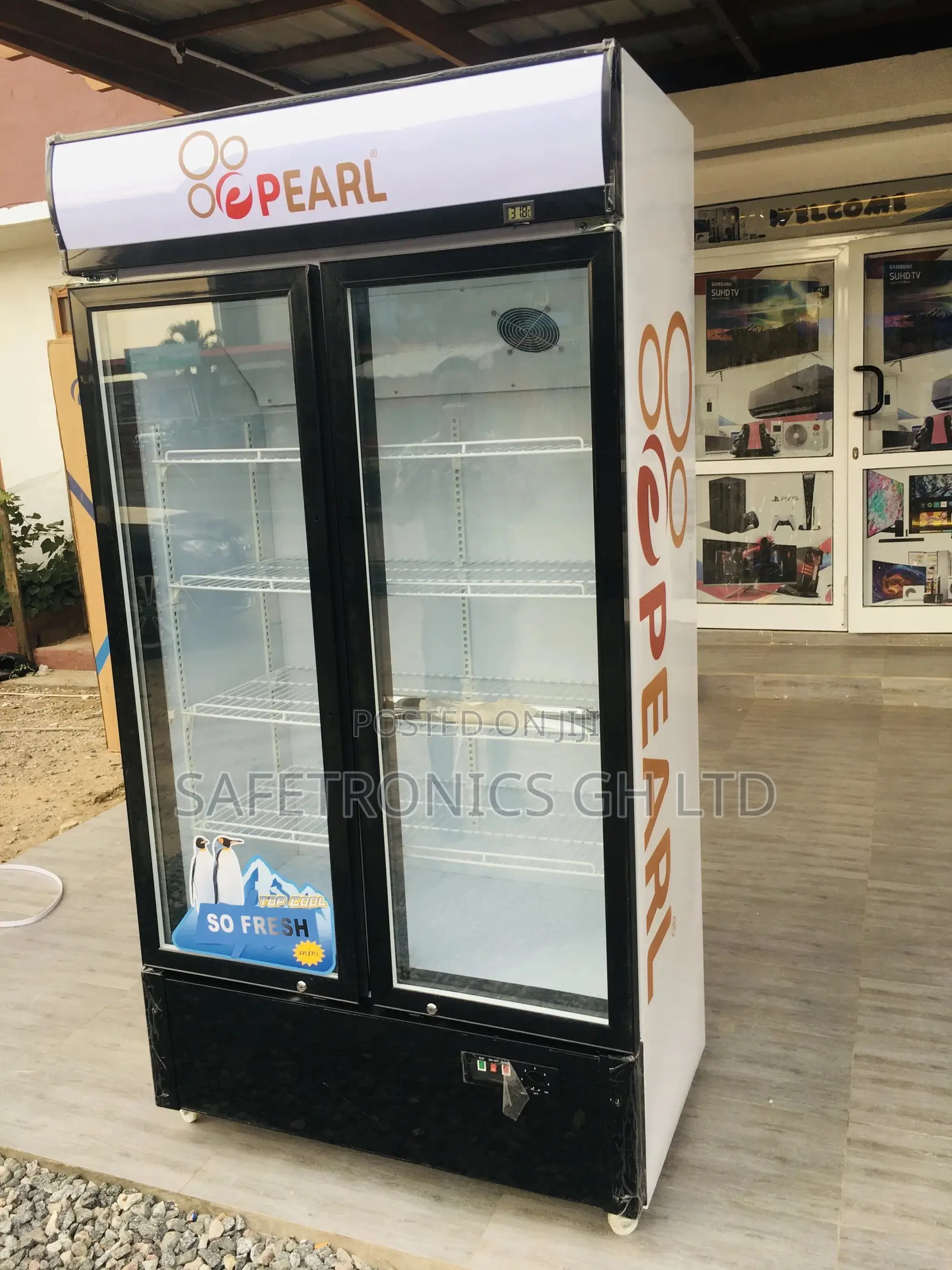 Adorable Pearl PVC 49–. 368 L Display Fridge