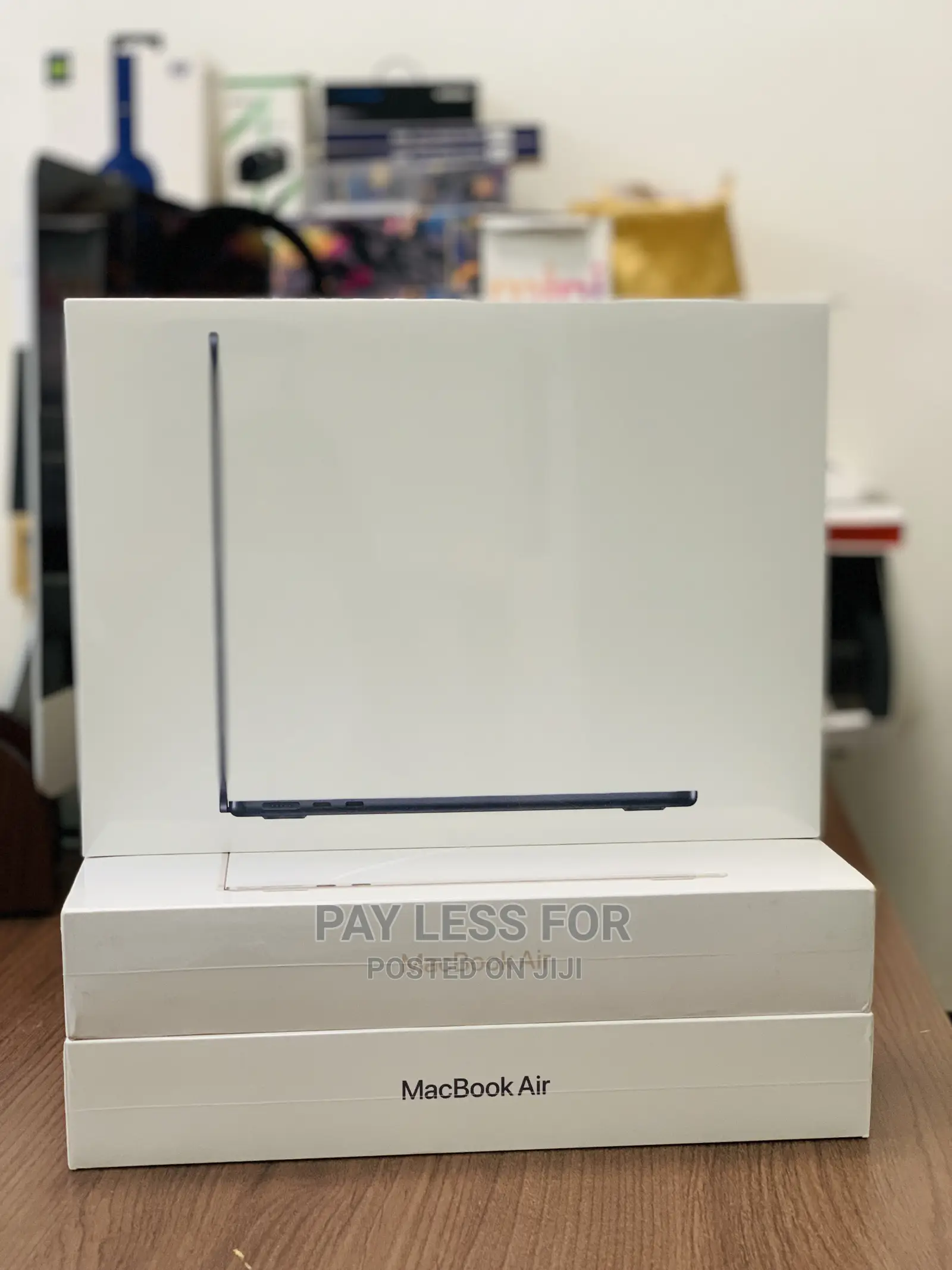 New Laptop Apple MacBook Air 2022 M2 8GB Apple M2 SSD 512GB