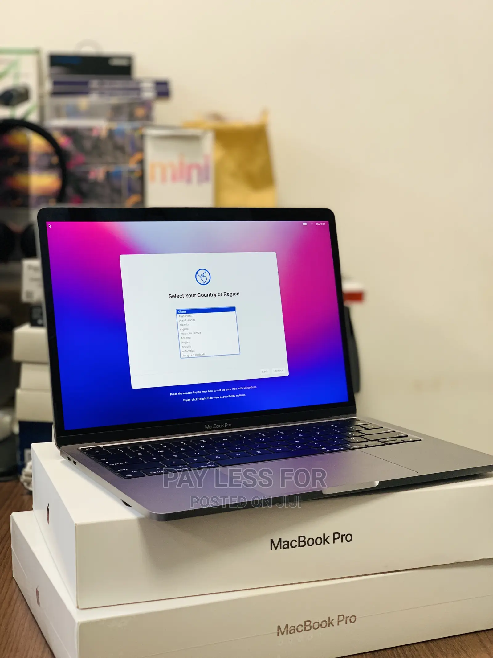 New Laptop Apple MacBook Pro 2022 M2 8GB Apple M2 SSD 256GB