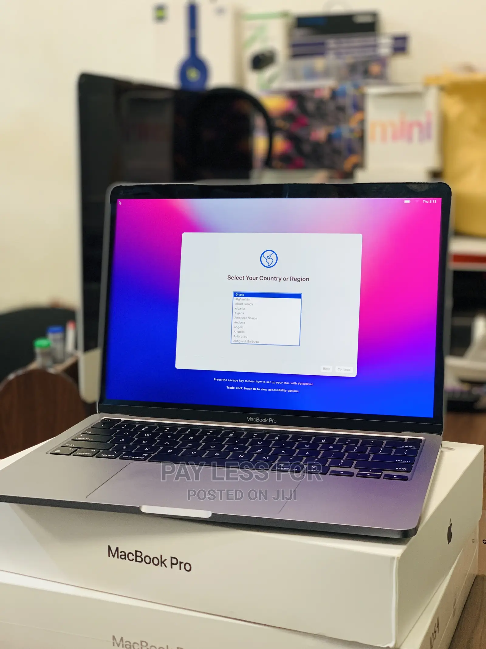 New Laptop Apple MacBook Pro 2022 M2 8GB Apple M2 SSD 256GB