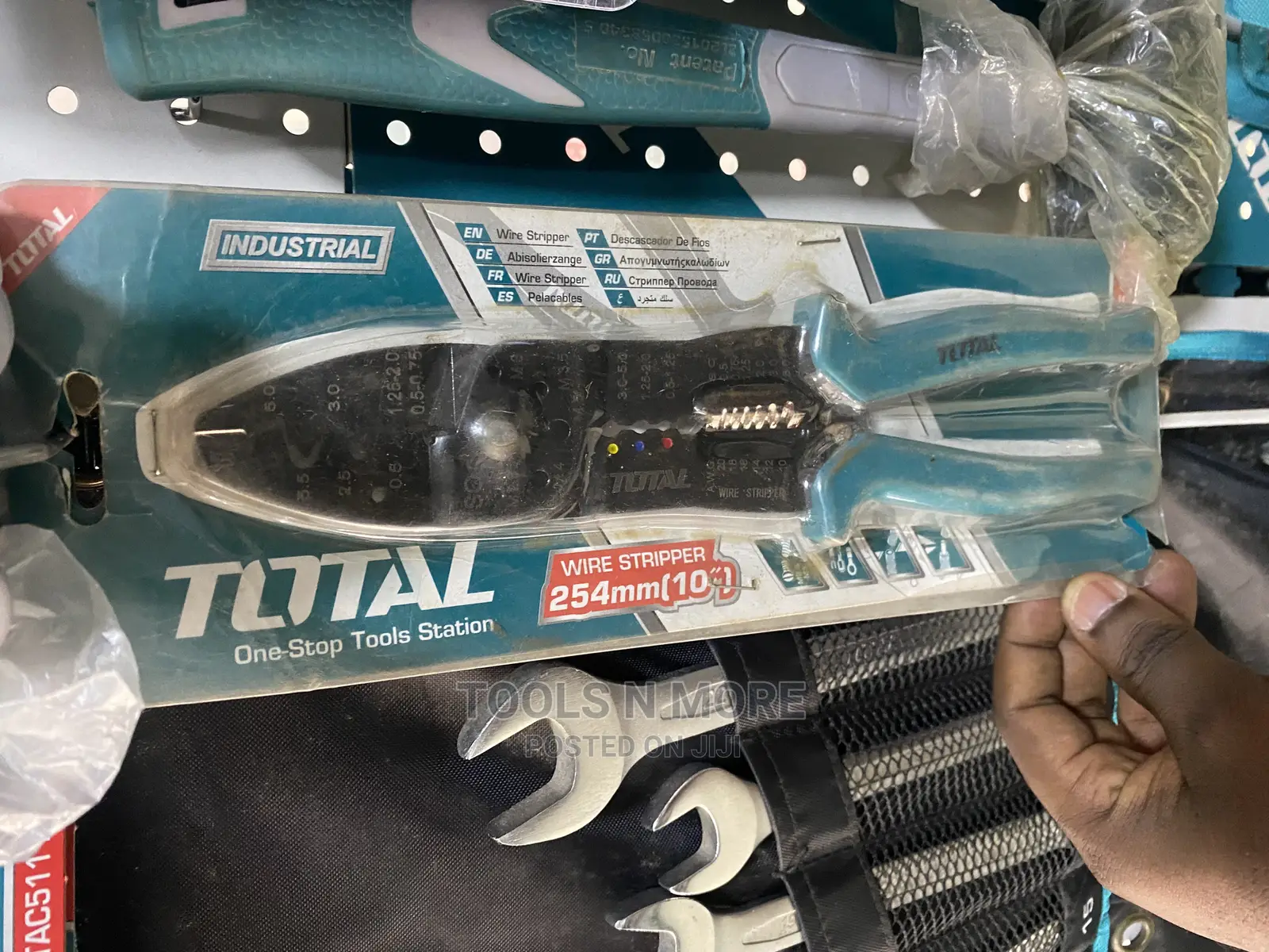 TOTAL Wire Stripper