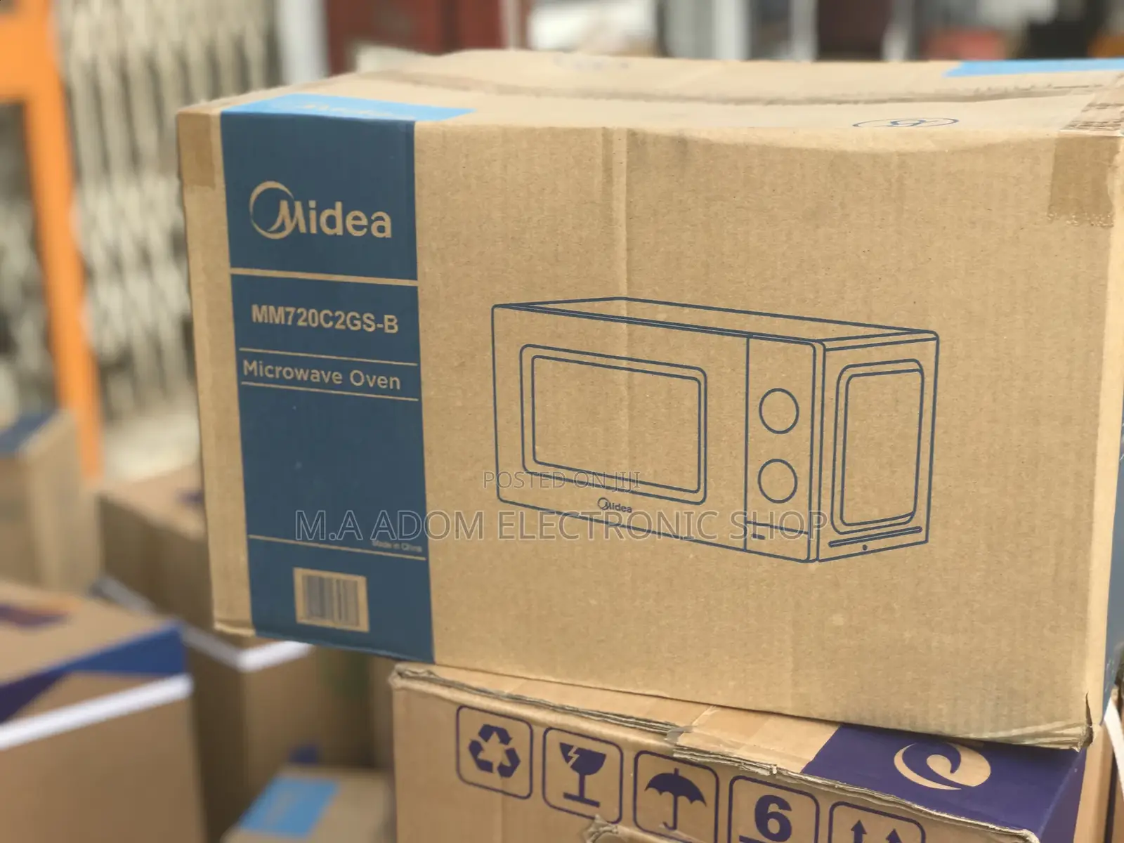Black Midea Mm720c2gs-B 20ltr Solo Microwave