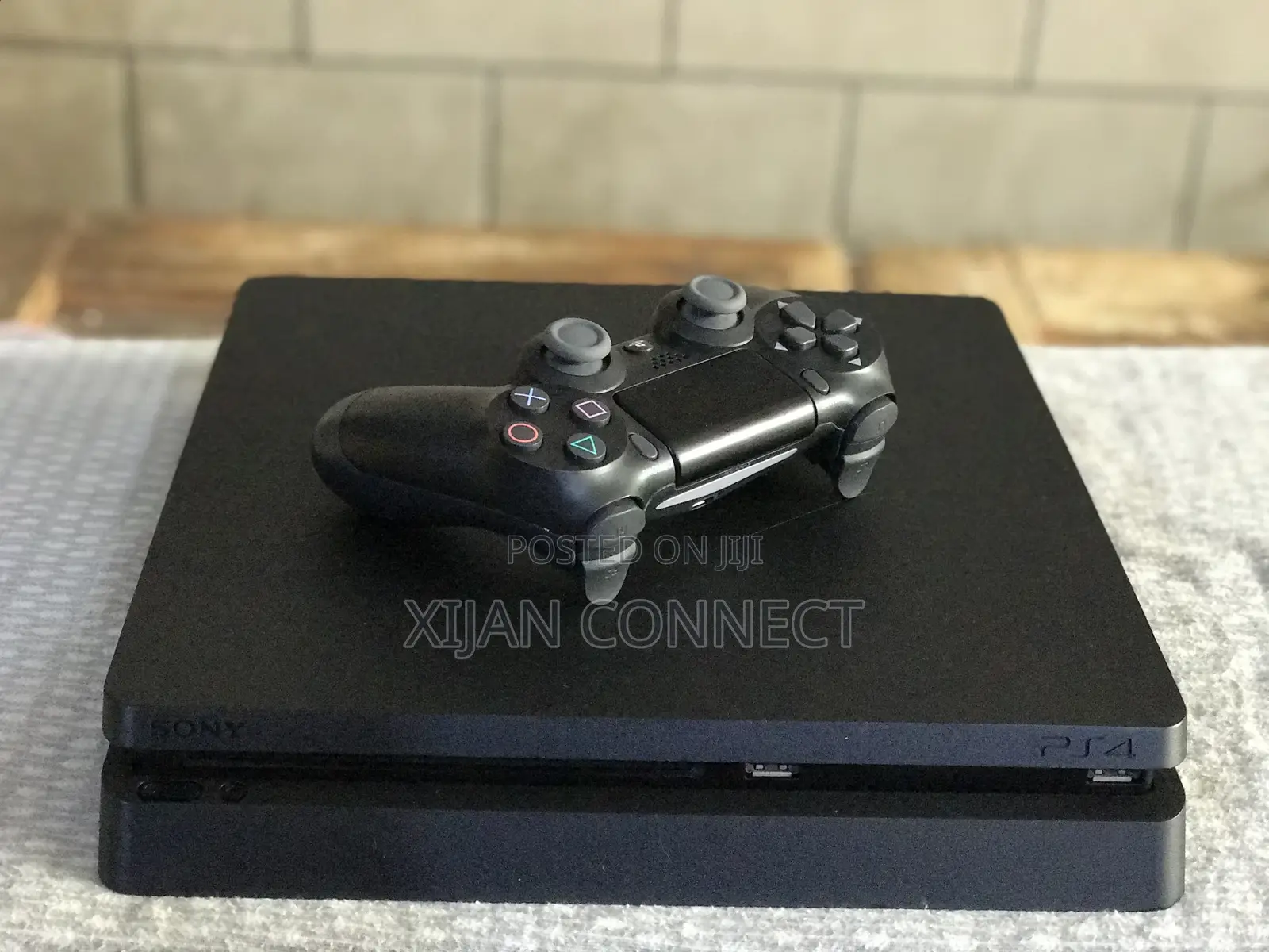 Playstation Four (Ps4) Slim With Games Installed