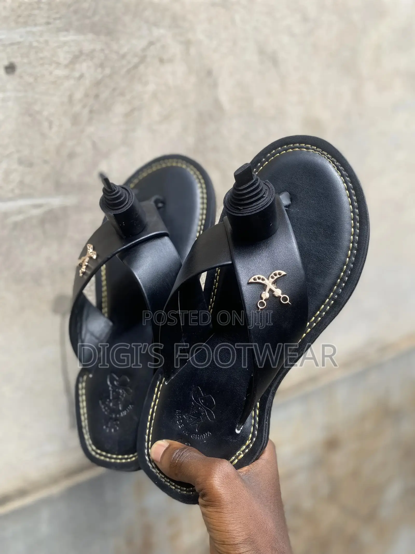 Black Traditional Ahenema/Chawchaw