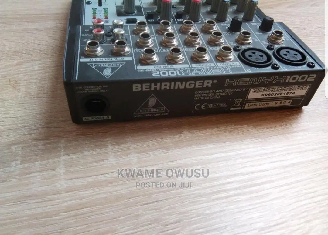 Behringer XENYX 1002 Studio Mixer