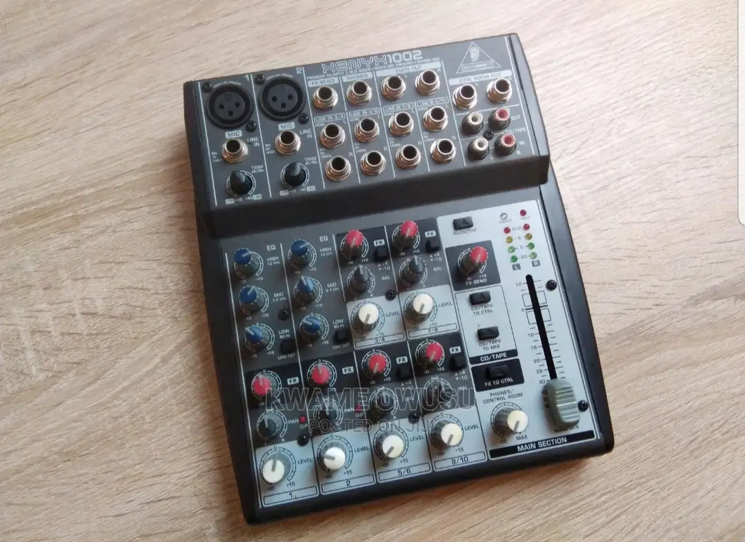 Behringer XENYX 1002 Studio Mixer