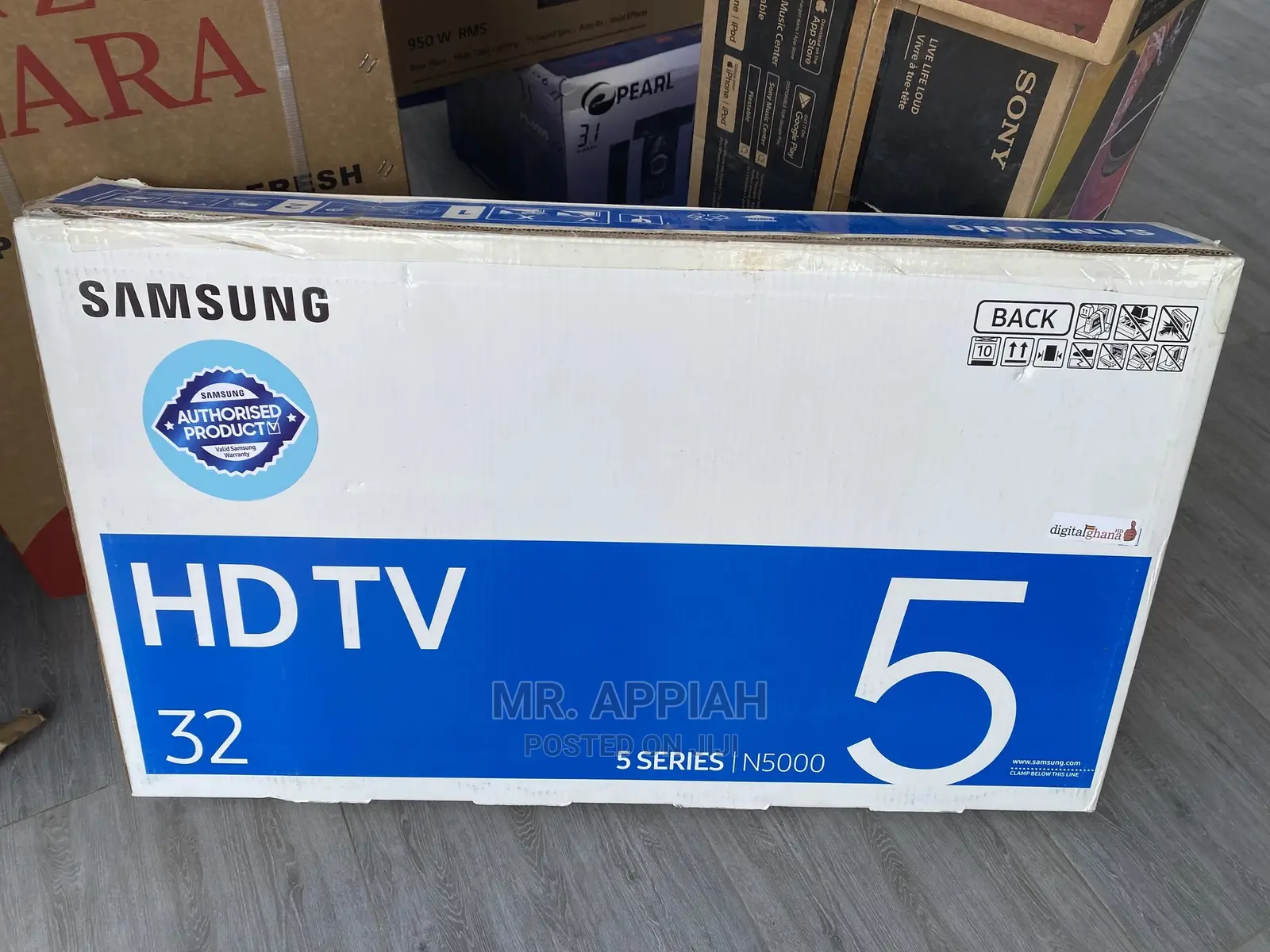 Samsung 32 Inch HDR Smart HD TV.