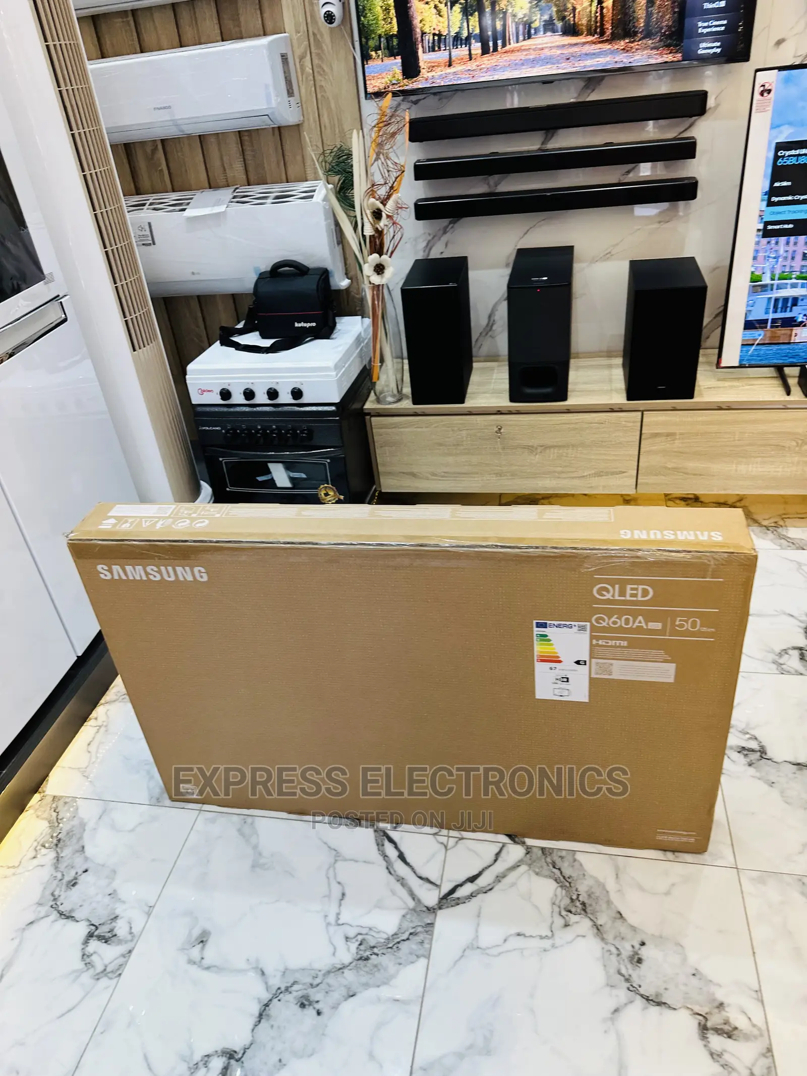 Cool and Warm Led Backlights QLED Samsung UHD 50Q60A