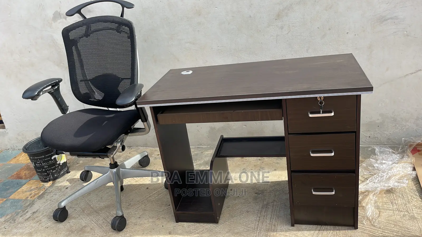 Canada Used Chair and a Computer Table
