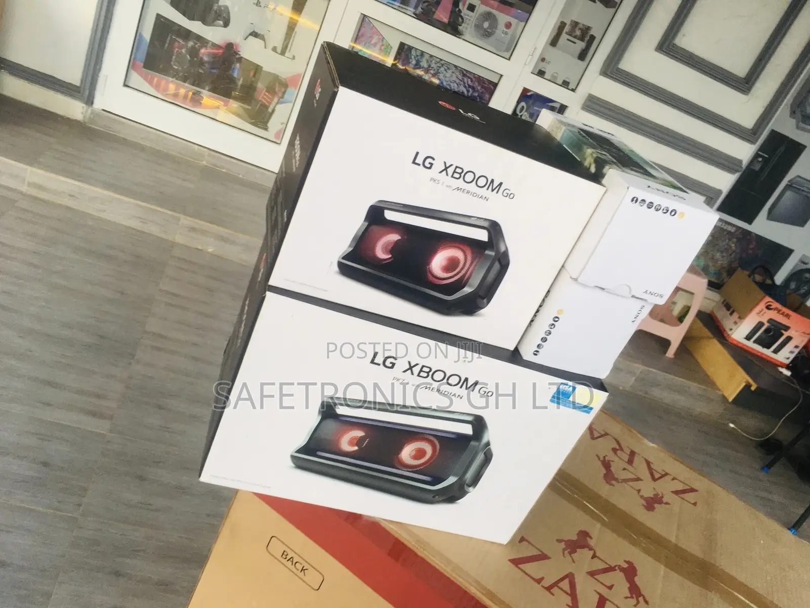 LG PK7 XBOOM Go Water-Resistant Wireless Bluetooth Speaker