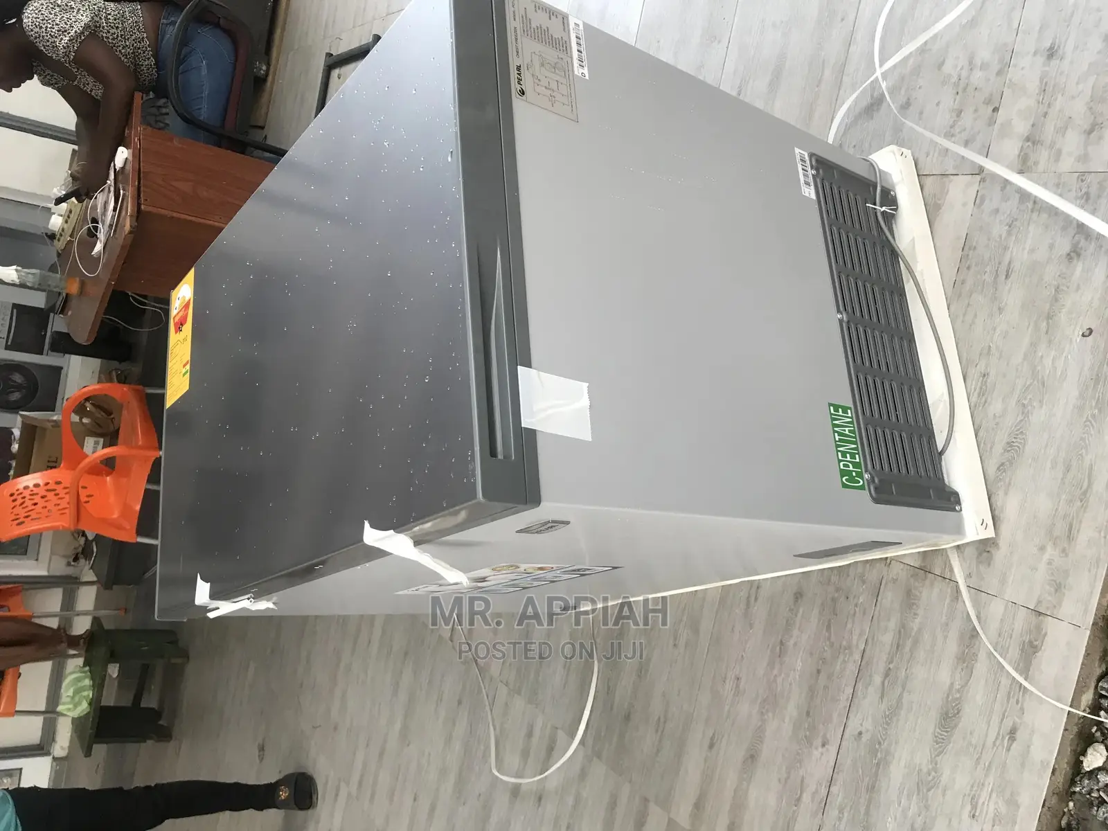 Pearl 290liters Single Door Chest (370)