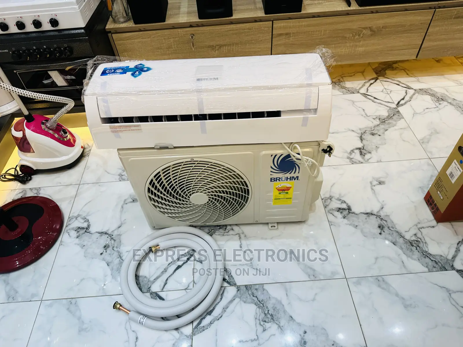 Smart Soft Air Blow Split R410 Gas 1.5hp Bruhm White