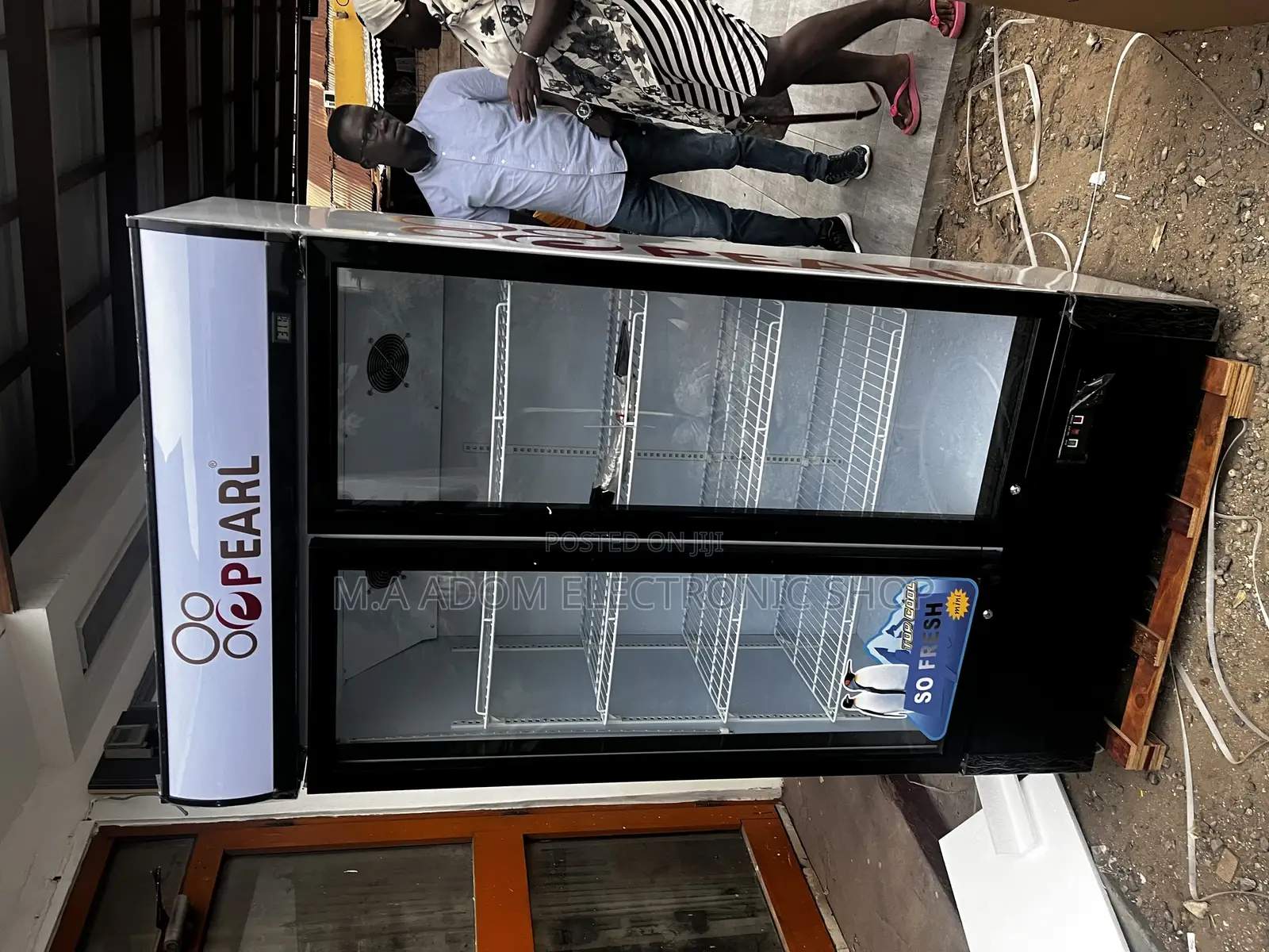 White Colour 600 Litres Pearl Display Fridge
