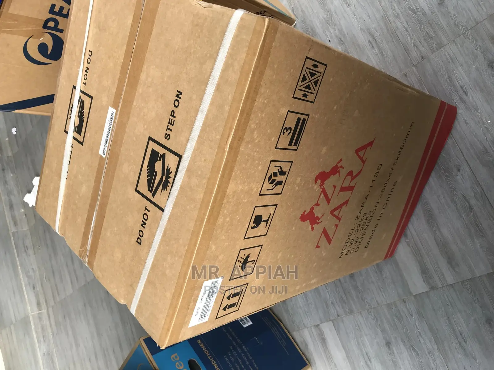 Brand New Zara Table Top Refrigerator.