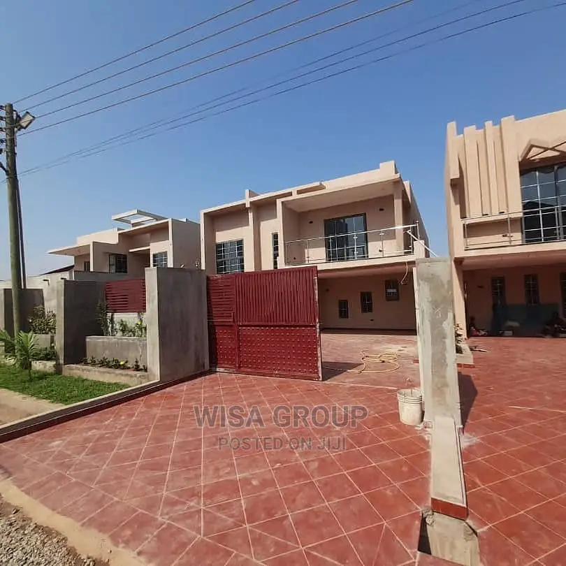 4bdrm Duplex in Wisa Groups, Burma Camp for Rent