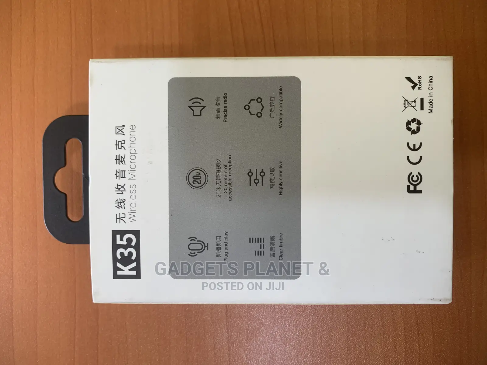 Wireless Lapel Microphone With 3.5mm Jack Connector