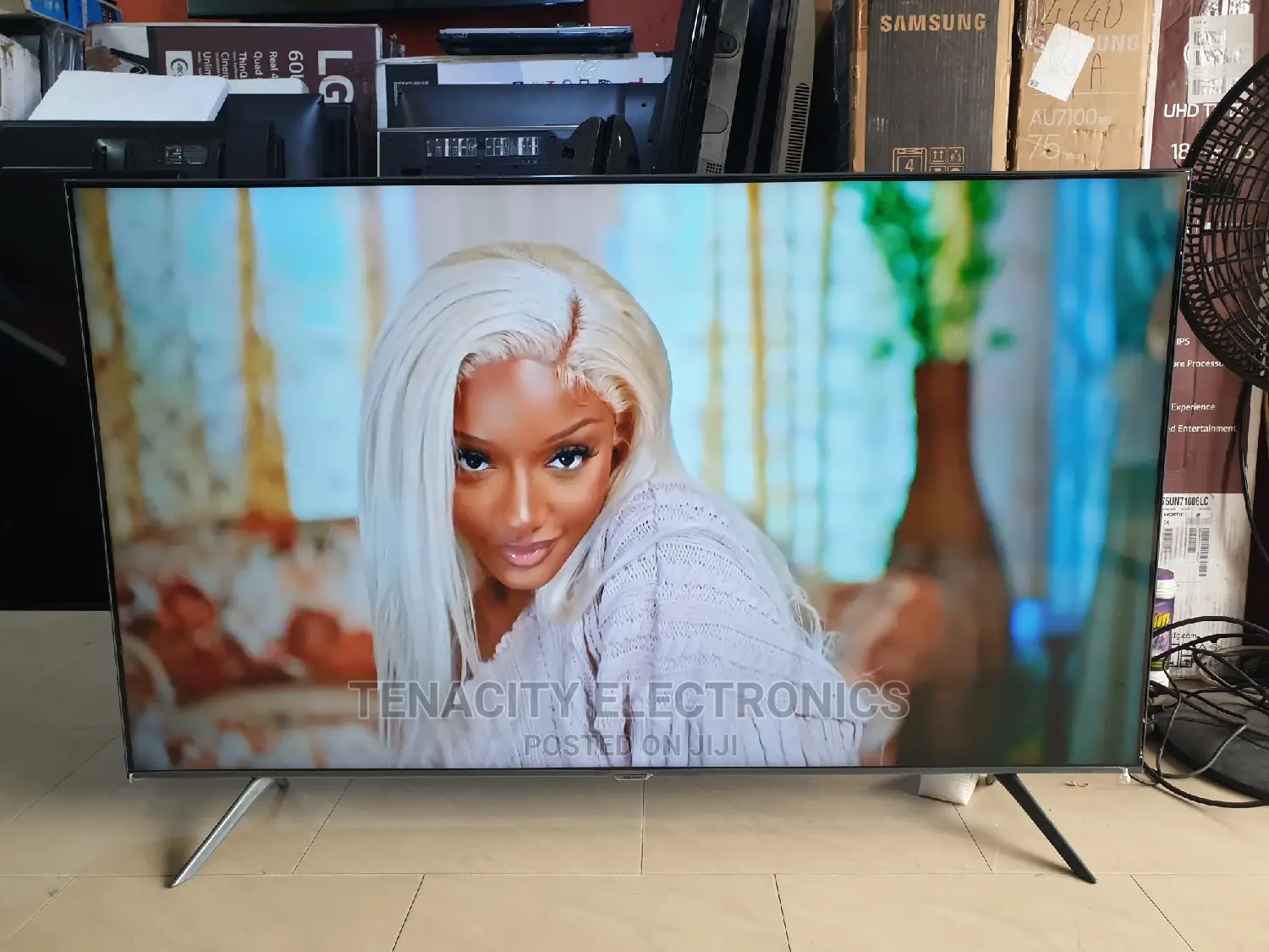 55"Crystal Uhd/HDR Samsung Smart Satellite Tv