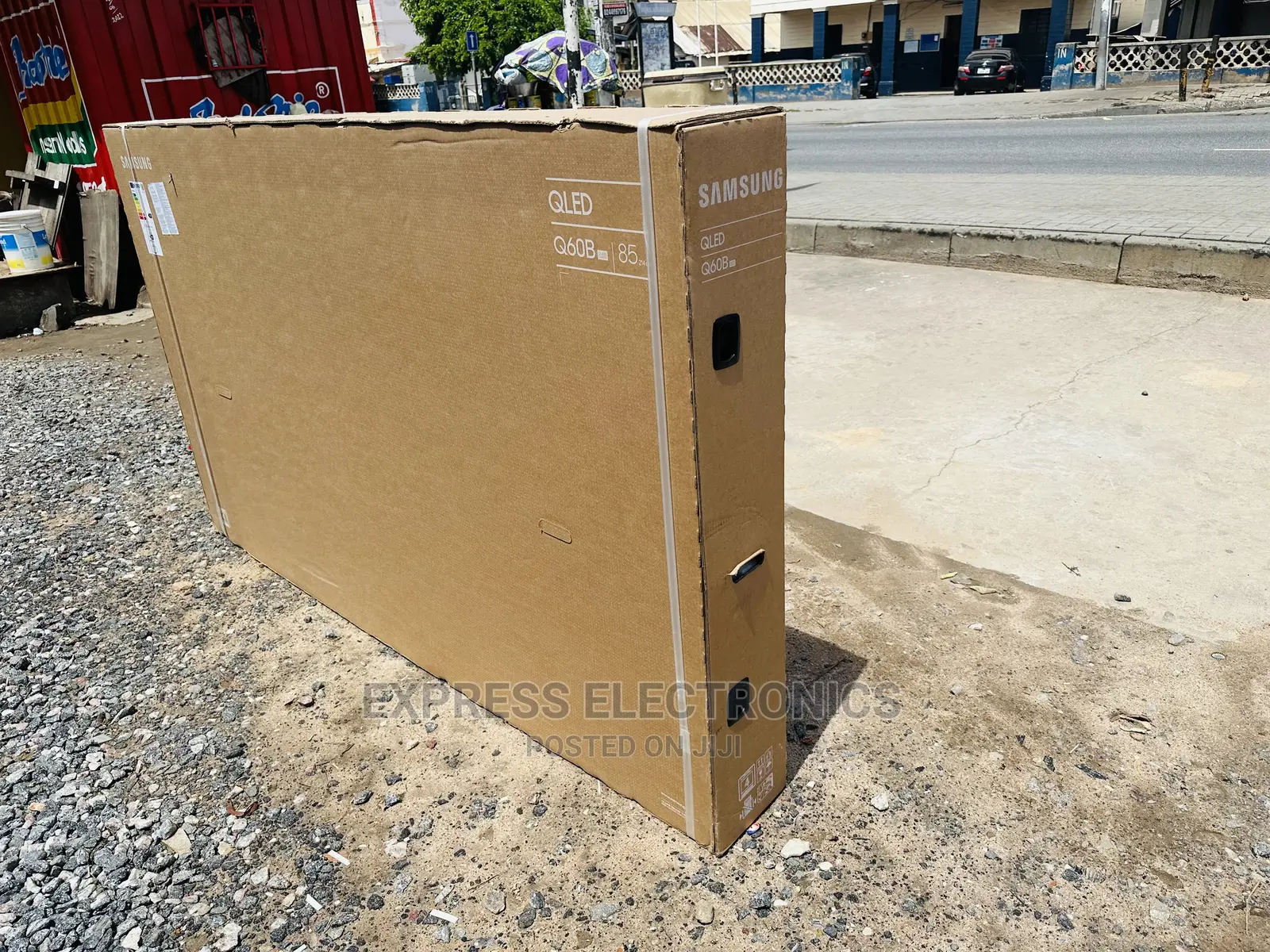 (+ Soundbar ) 85Q60B 85”UHD Smart QLED Samsung Tv