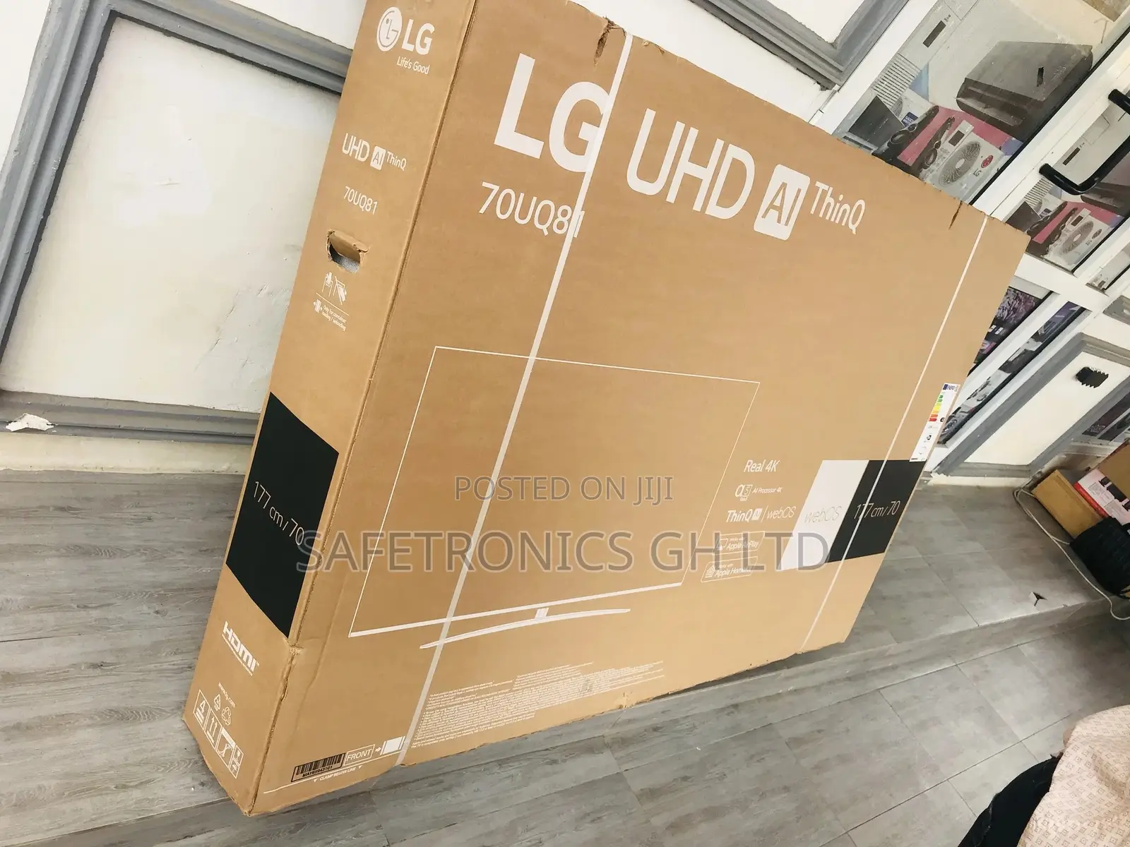 Smart LG LED Uq81 70'' Smart TV