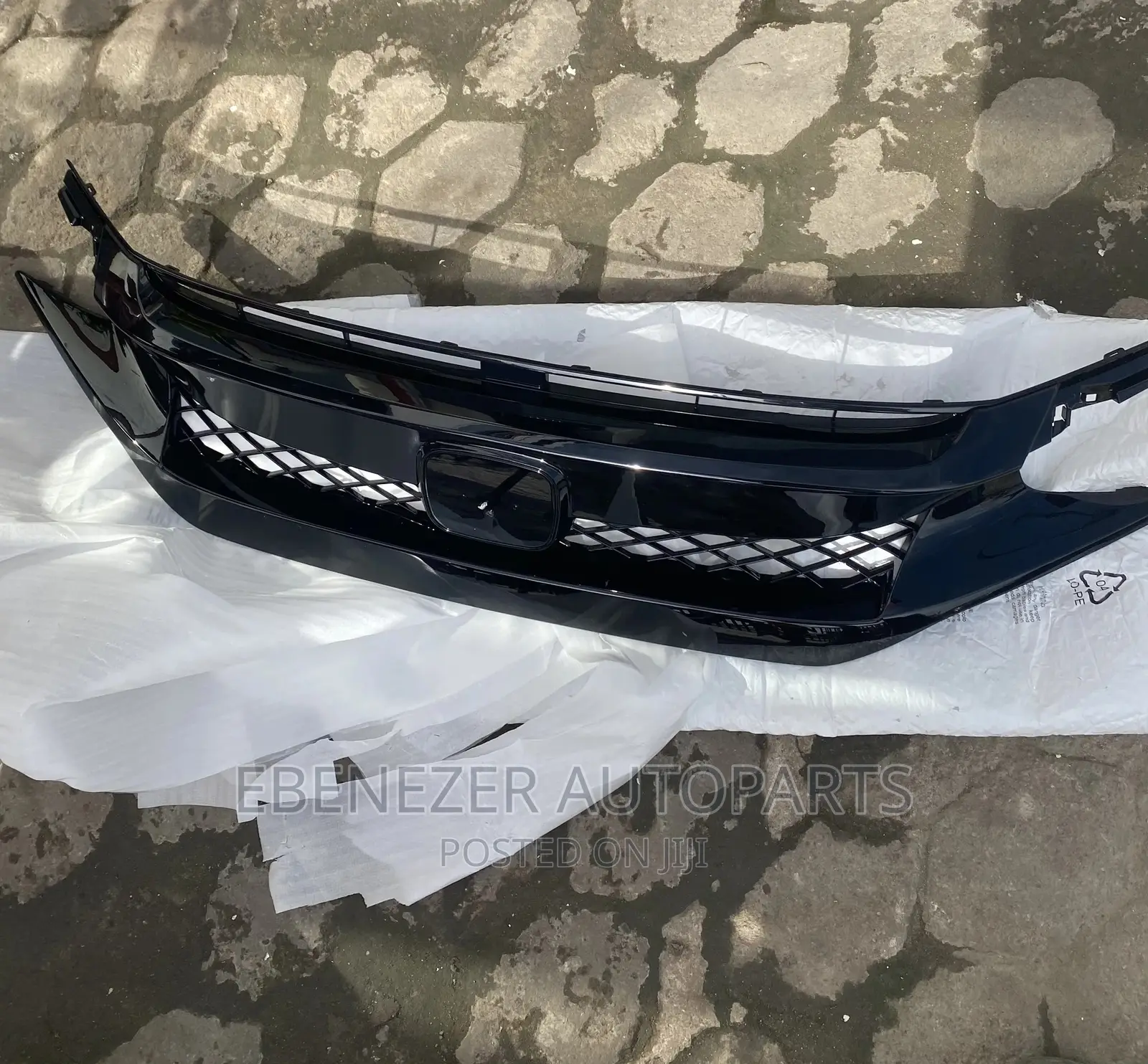 Honda Civic 2020 Top Grille