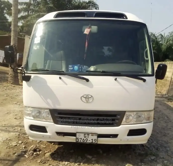 Coasters Bus for Hires in Ghana. Ghana Vans Hire Service
