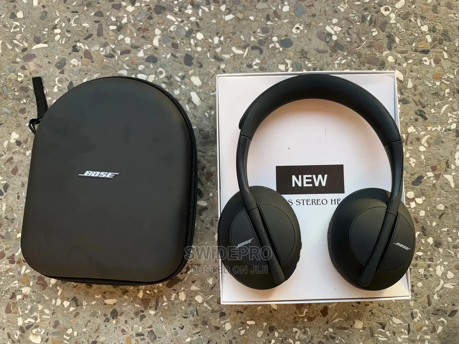 Bose 700 Headset With Pouch