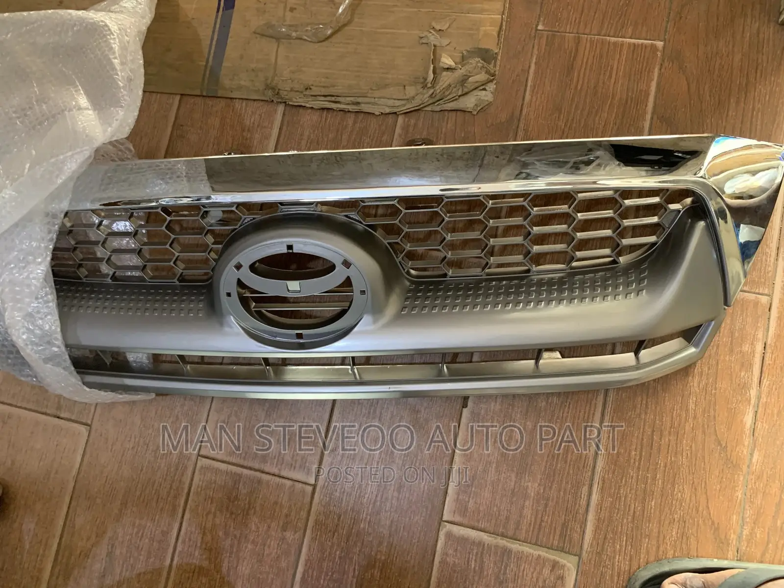 Toyota Hilux Front Grill 2006-10