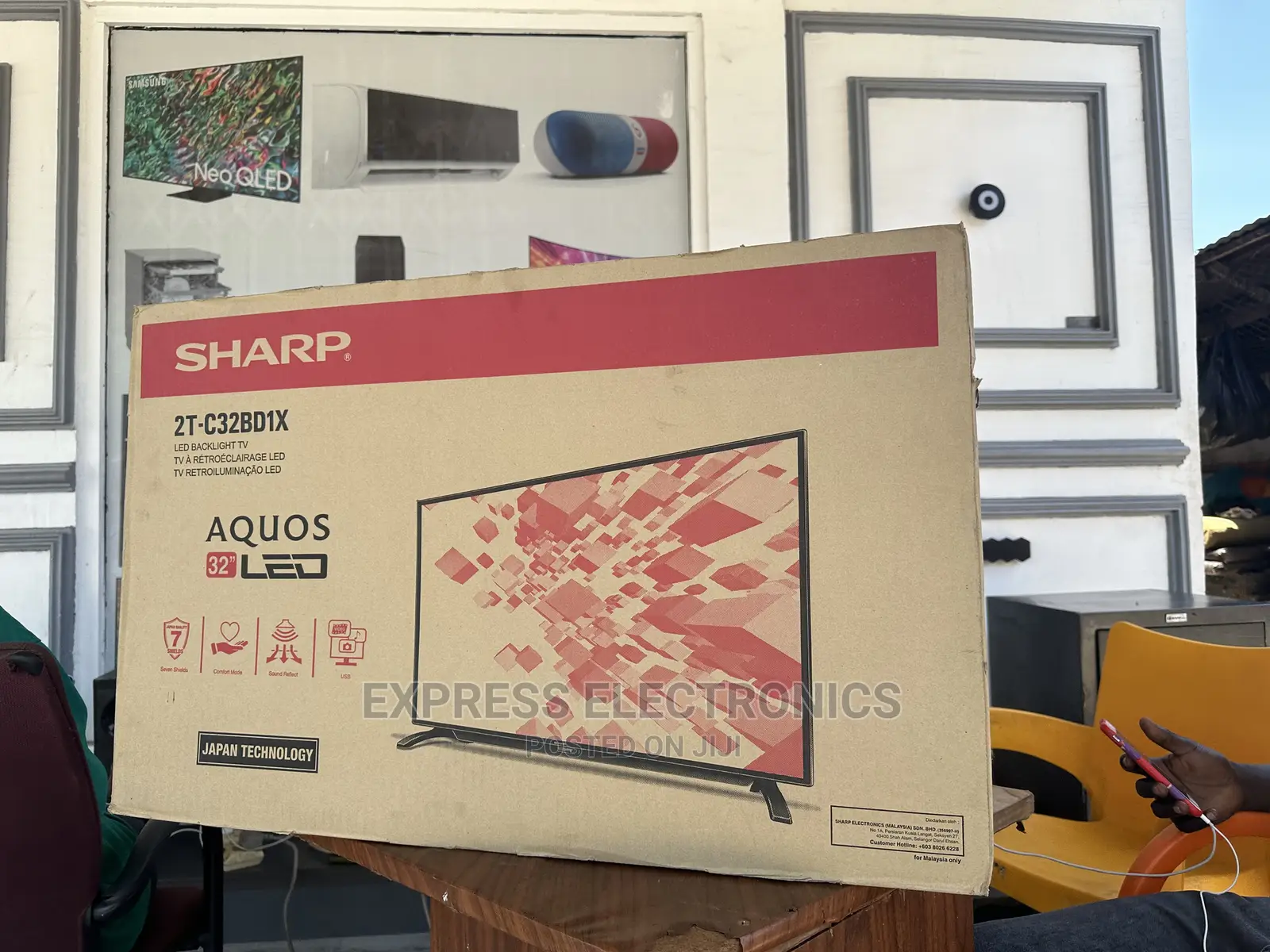 Digital Satellite Tv FHD 32”Sharp