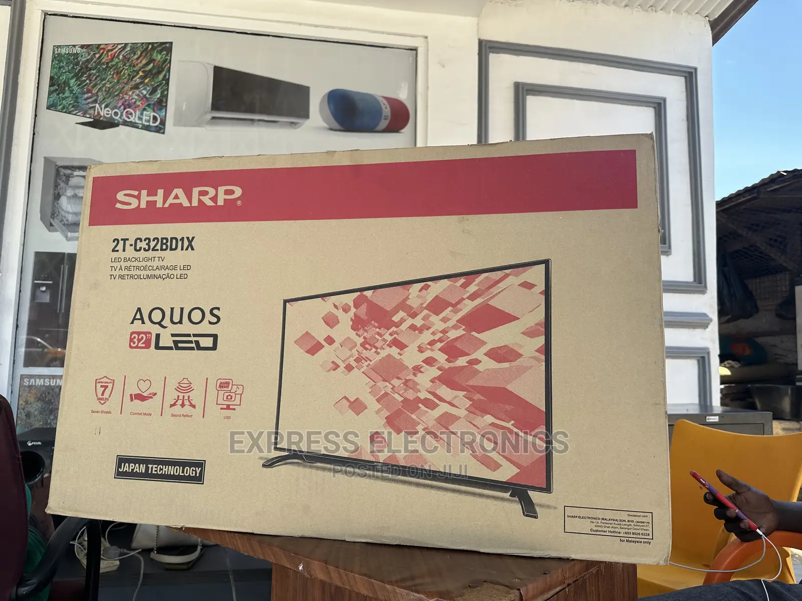 Digital Satellite Tv FHD 32”Sharp
