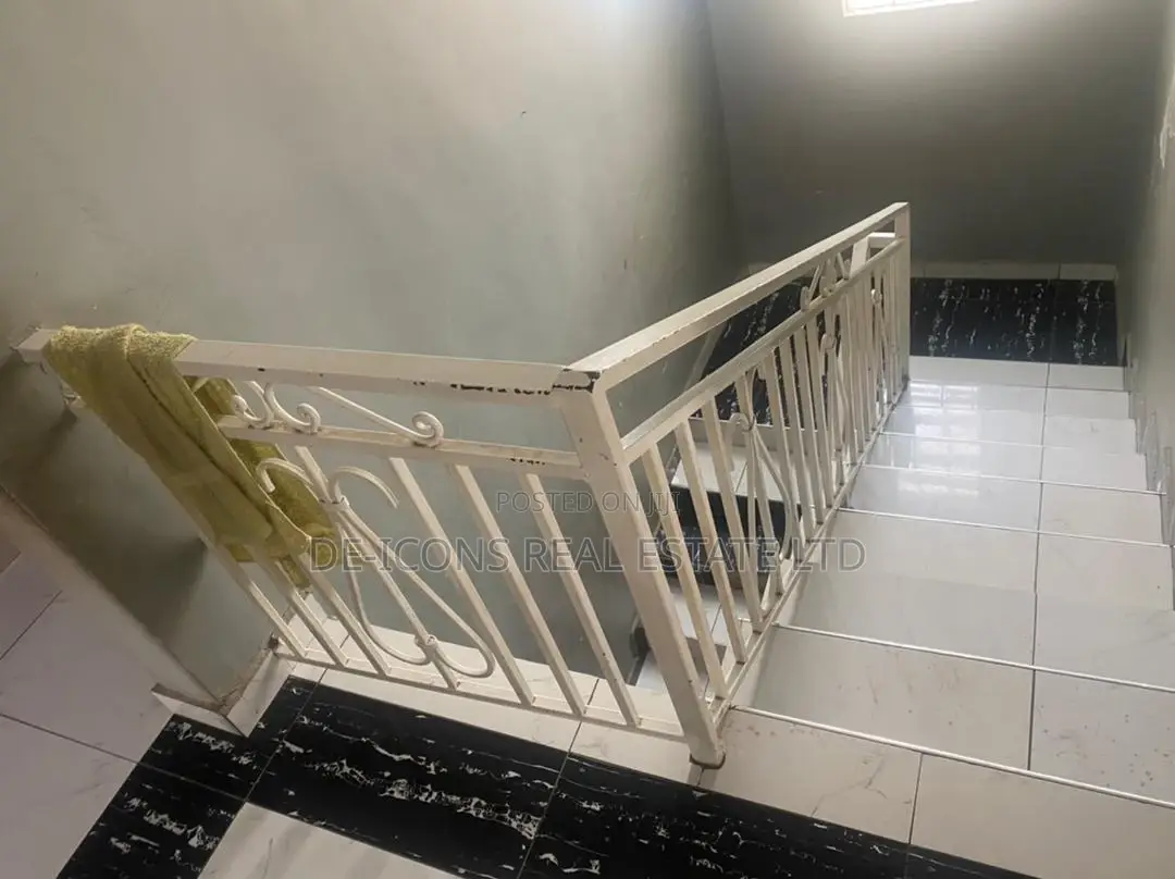 4bdrm Duplex in De-Icons Real Estate for Sale