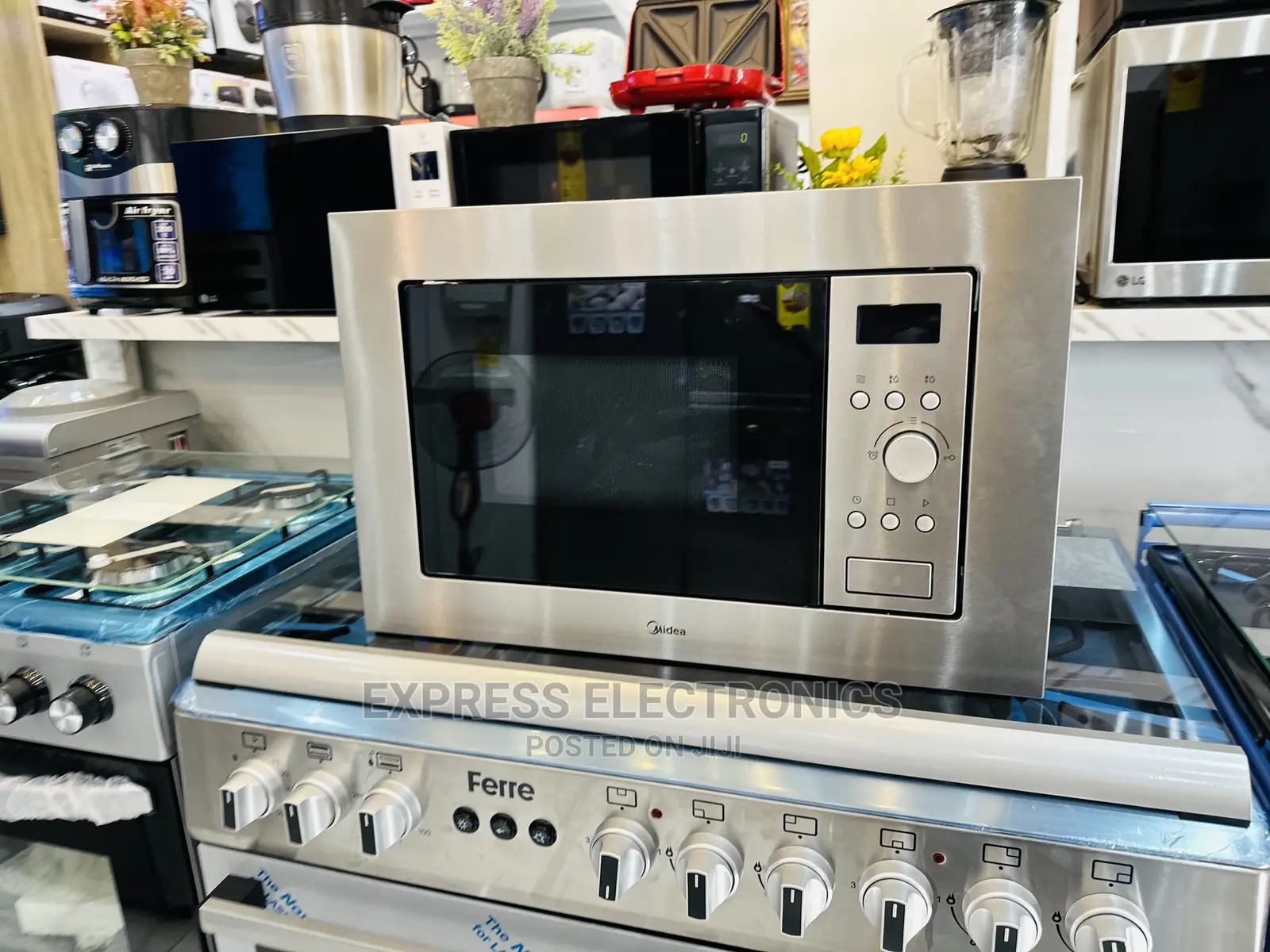 Midea 17L —- Microwave Oven ___ AM717BS7 —Inbuilt