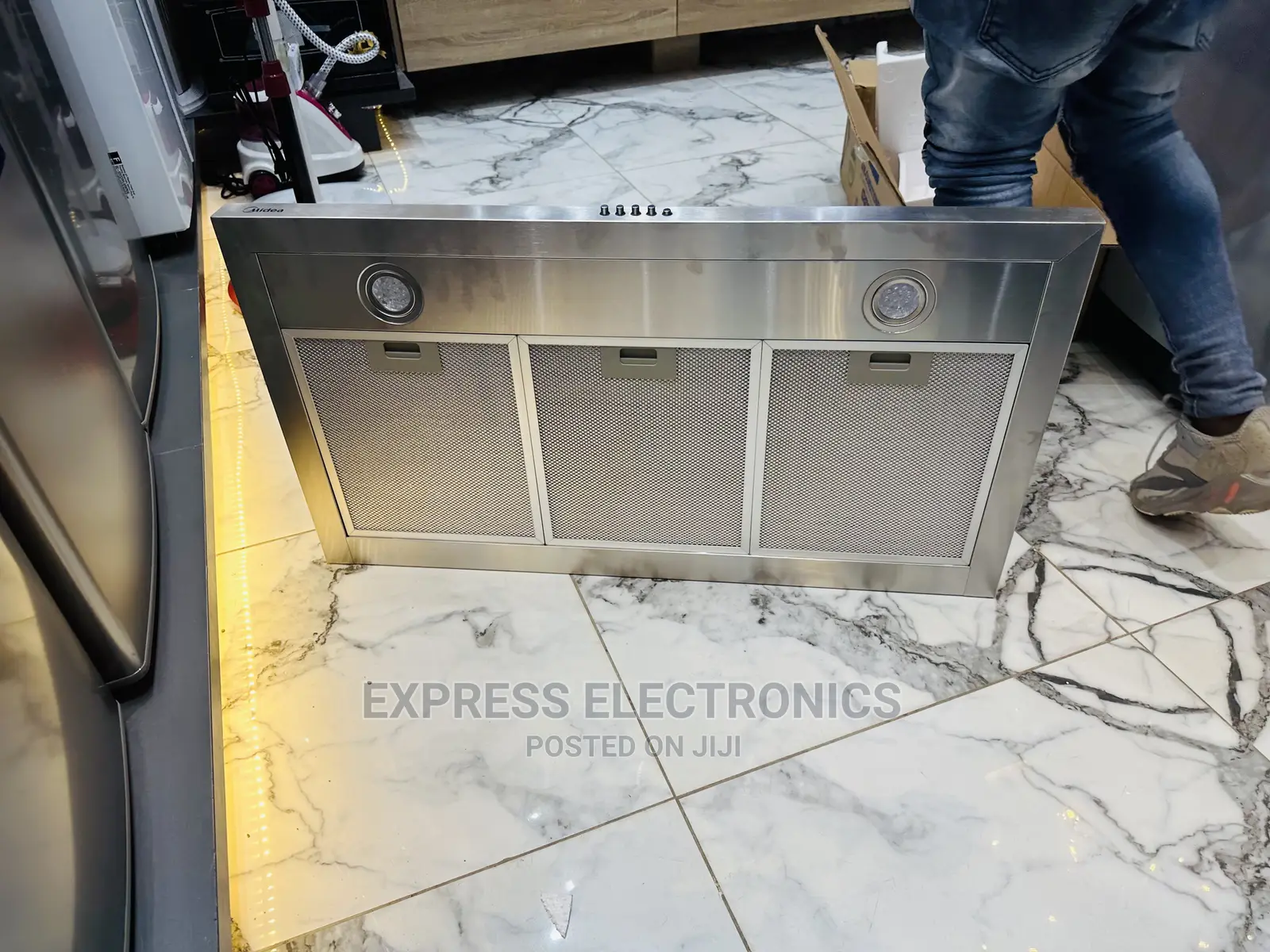 Supremely Quiet  Operation 90M21 Midea Heat Extractor