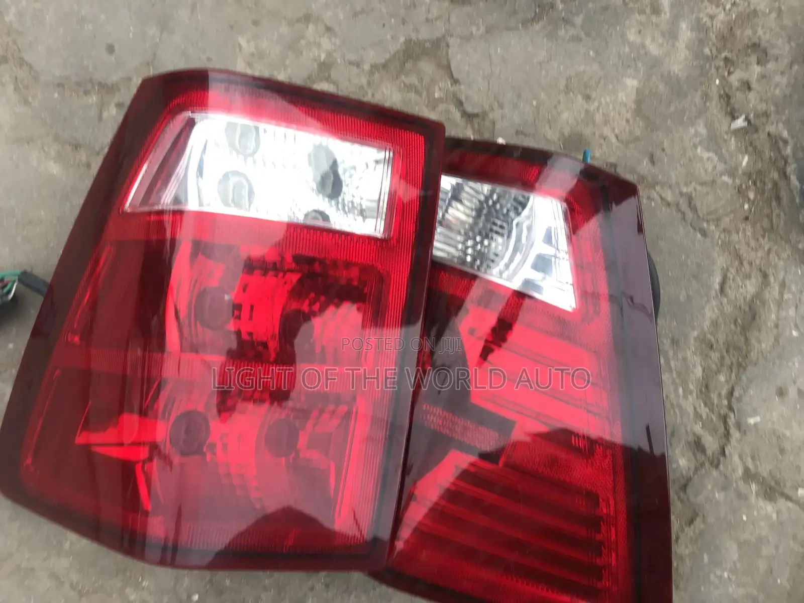 Jeep Cherokee 05 Taillight