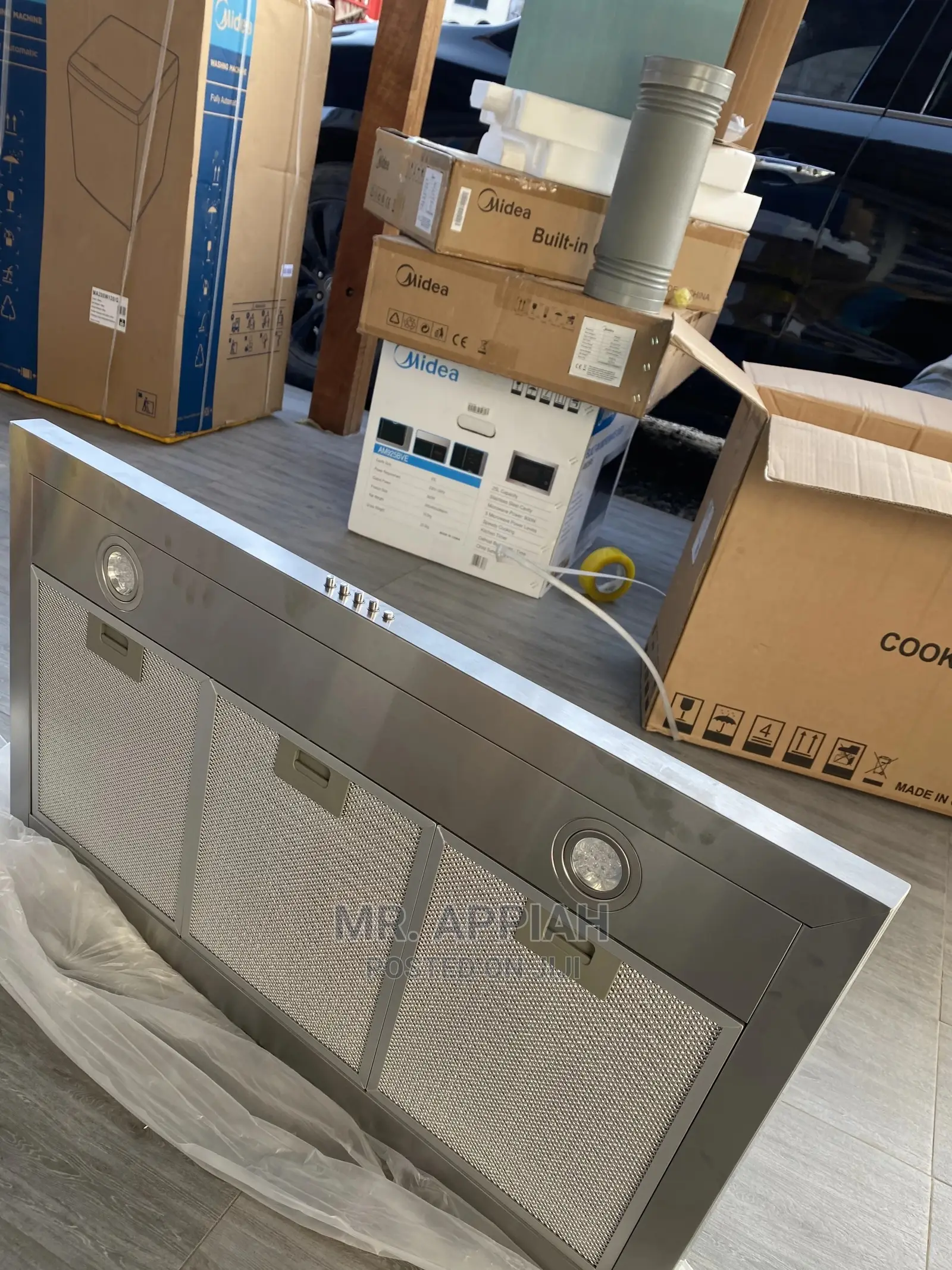 Brand New Midea Range Hood(90M21)With in Built Motor and Fan